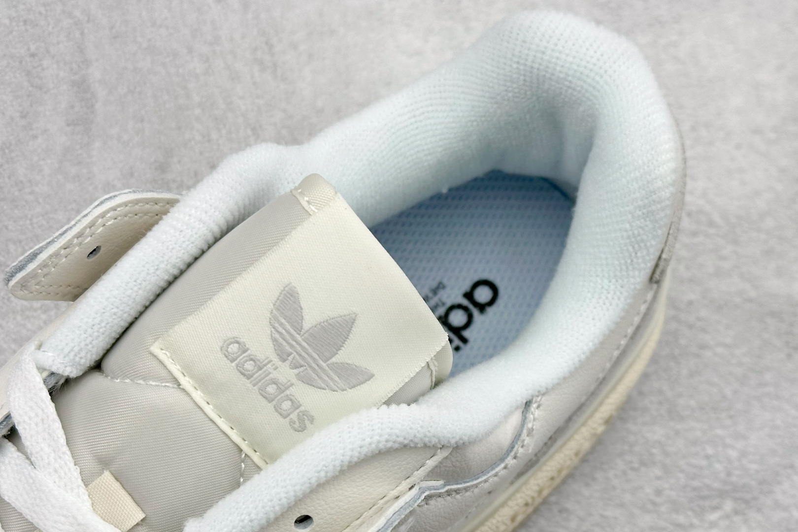 160 HX版AD Forum 84 Low 低帮百搭潮流休闲运动板鞋 ID6858-Chinese UA Cheap High Quatity Brand Clothes Bags handbags Sneakers wholesale wholesaler seller from China Factory suppliers Fashion Clothing Shoes best Quality Beautiful Price 160 HX版AD Forum 84 Low 低帮百搭潮流休闲运动板鞋 ID6858