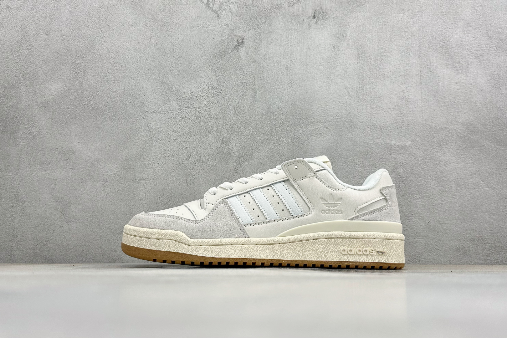 160 HX版AD Forum 84 Low 低帮百搭潮流休闲运动板鞋 ID6858-Chinese UA Cheap High Quatity Brand Clothes Bags handbags Sneakers wholesale wholesaler seller from China Factory suppliers Fashion Clothing Shoes best Quality Beautiful Price 160 HX版AD Forum 84 Low 低帮百搭潮流休闲运动板鞋 ID6858