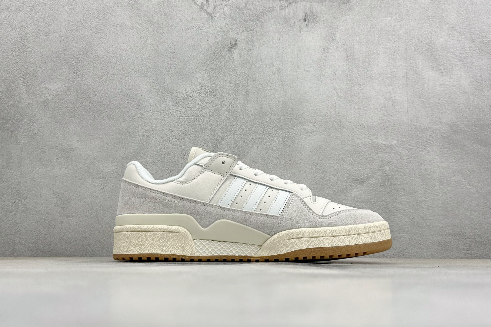 160 HX版AD Forum 84 Low 低帮百搭潮流休闲运动板鞋 ID6858-Chinese UA Cheap High Quatity Brand Clothes Bags handbags Sneakers wholesale wholesaler seller from China Factory suppliers Fashion Clothing Shoes best Quality Beautiful Price 160 HX版AD Forum 84 Low 低帮百搭潮流休闲运动板鞋 ID6858