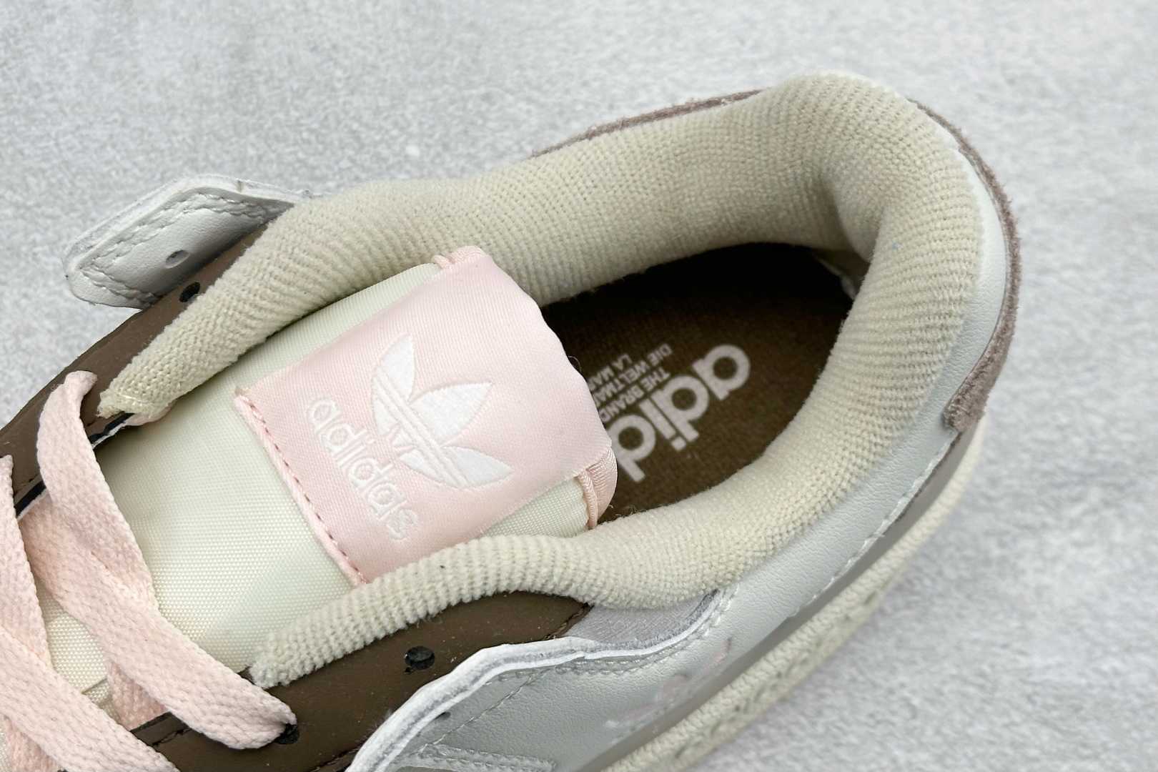 160 HX版AD Forum 84 Low 低帮百搭潮流休闲运动板鞋 ID6265-Chinese UA Cheap High Quatity Brand Clothes Bags handbags Sneakers wholesale wholesaler seller from China Factory suppliers Fashion Clothing Shoes best Quality Beautiful Price 160 HX版AD Forum 84 Low 低帮百搭潮流休闲运动板鞋 ID6265
