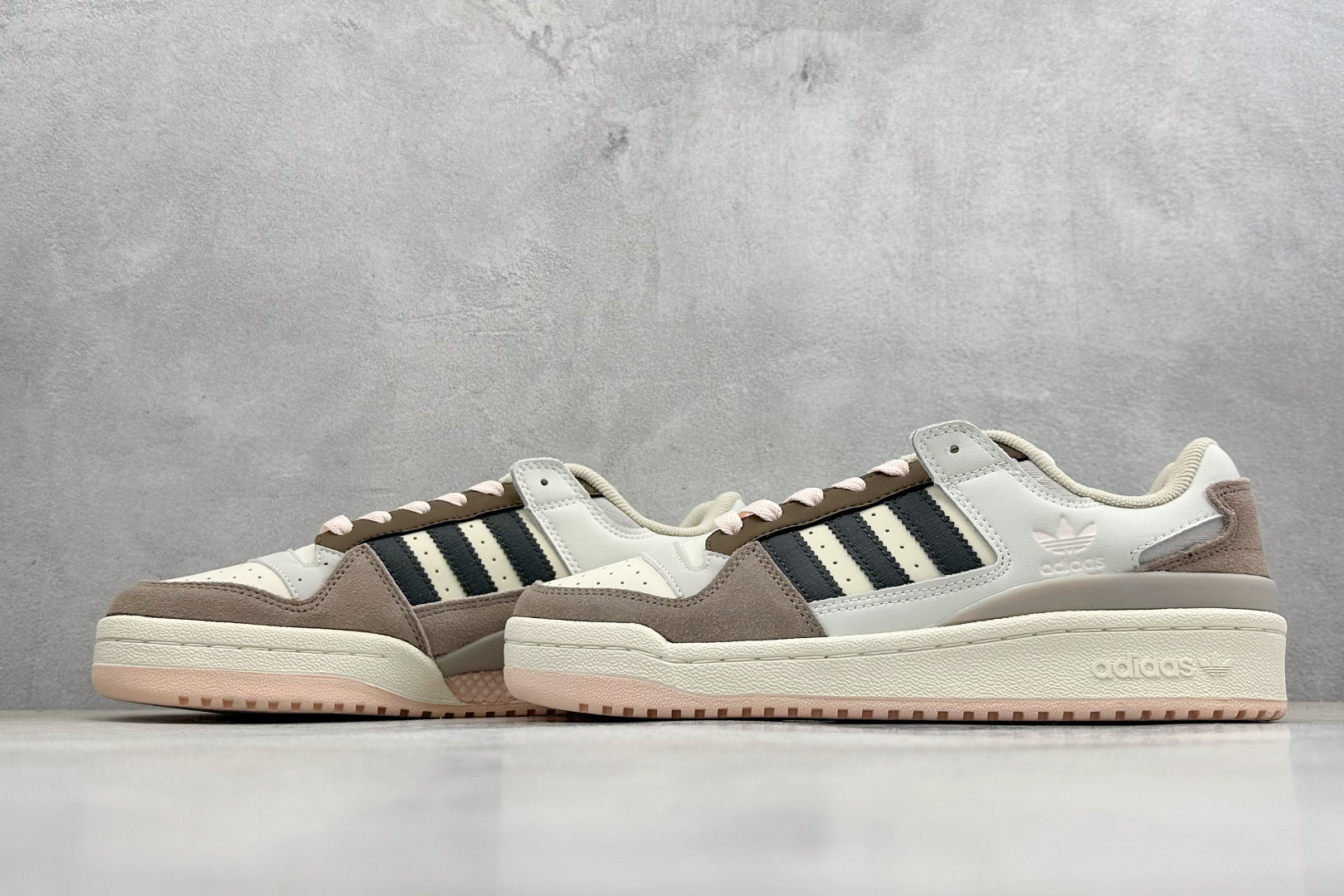 160 HX版AD Forum 84 Low 低帮百搭潮流休闲运动板鞋 ID6265-Chinese UA Cheap High Quatity Brand Clothes Bags handbags Sneakers wholesale wholesaler seller from China Factory suppliers Fashion Clothing Shoes best Quality Beautiful Price 160 HX版AD Forum 84 Low 低帮百搭潮流休闲运动板鞋 ID6265