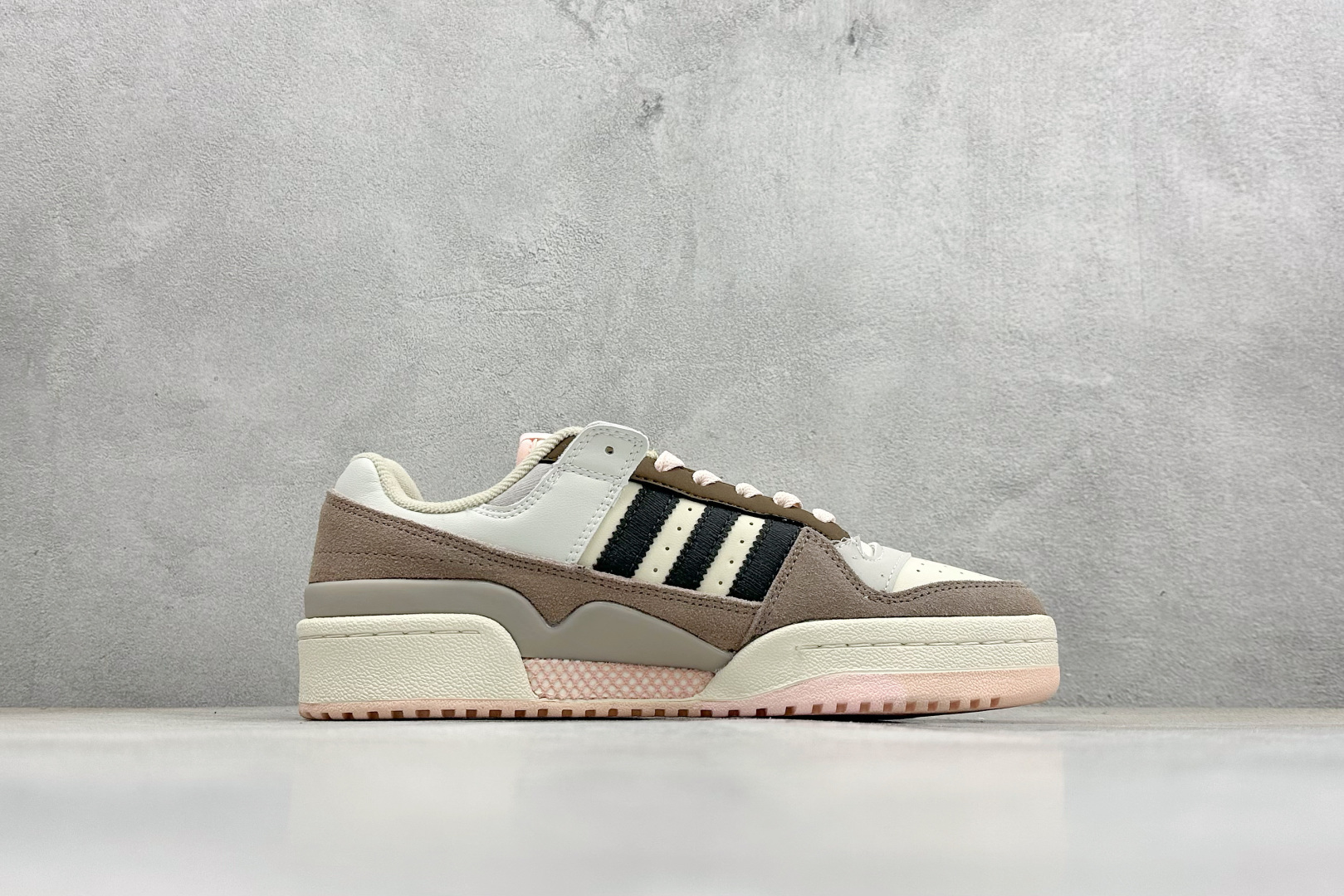 160 HX版AD Forum 84 Low 低帮百搭潮流休闲运动板鞋 ID6265-Chinese UA Cheap High Quatity Brand Clothes Bags handbags Sneakers wholesale wholesaler seller from China Factory suppliers Fashion Clothing Shoes best Quality Beautiful Price 160 HX版AD Forum 84 Low 低帮百搭潮流休闲运动板鞋 ID6265