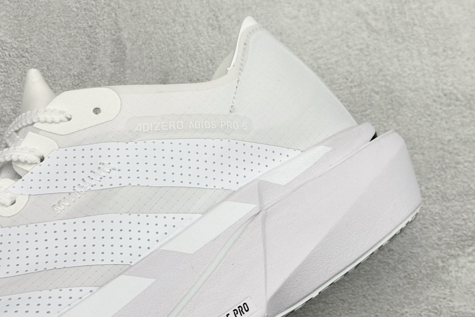 200 TY版Adidas ADIZERO ADIOS 5 M 马拉松竞速专业跑鞋 CELERMESH针织网面非常轻薄 K18676-Chinese UA Cheap High Quatity Brand Clothes Bags handbags Sneakers wholesale wholesaler seller from China Factory suppliers Fashion Clothing Shoes best Quality Beautiful Price 200 TY版Adidas ADIZERO ADIOS 5 M 马拉松竞速专业跑鞋 CELERMESH针织网面非常轻薄 K18676