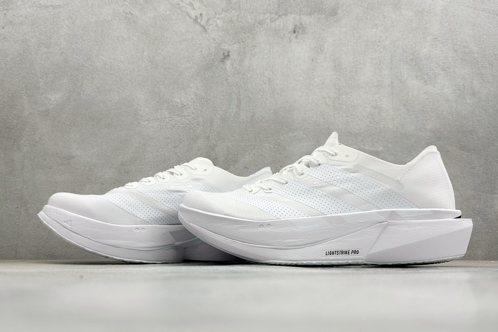200 TY版Adidas ADIZERO ADIOS 5 M 马拉松竞速专业跑鞋 CELERMESH针织网面非常轻薄 K18676-Chinese UA Cheap High Quatity Brand Clothes Bags handbags Sneakers wholesale wholesaler seller from China Factory suppliers Fashion Clothing Shoes best Quality Beautiful Price 200 TY版Adidas ADIZERO ADIOS 5 M 马拉松竞速专业跑鞋 CELERMESH针织网面非常轻薄 K18676