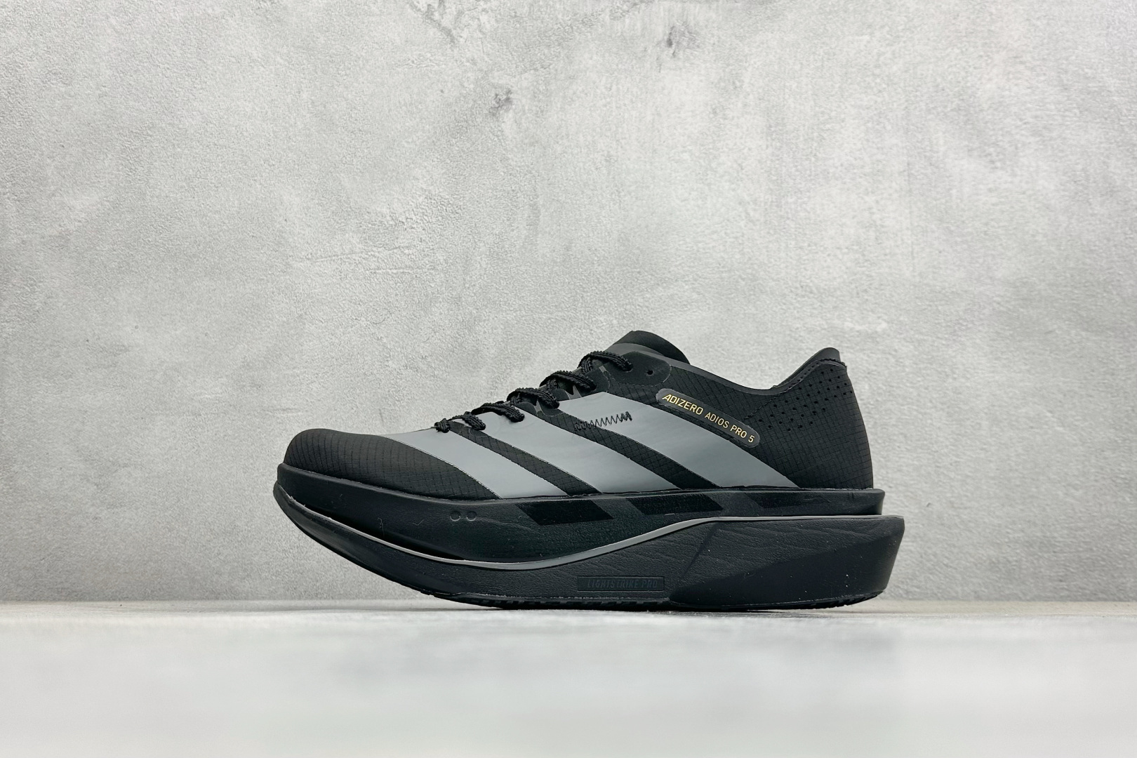 200 TY版Adidas ADIZERO ADIOS 5 M 马拉松竞速专业跑鞋 CELERMESH针织网面非常轻薄 K18387