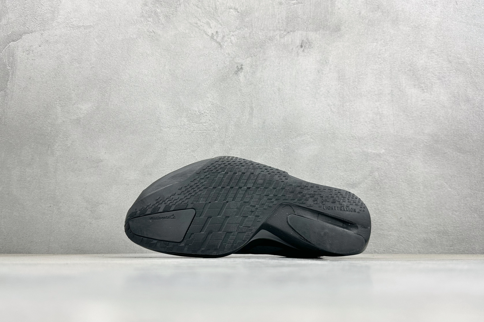 200 TY版Adidas ADIZERO ADIOS 5 M 马拉松竞速专业跑鞋 CELERMESH针织网面非常轻薄 K18387