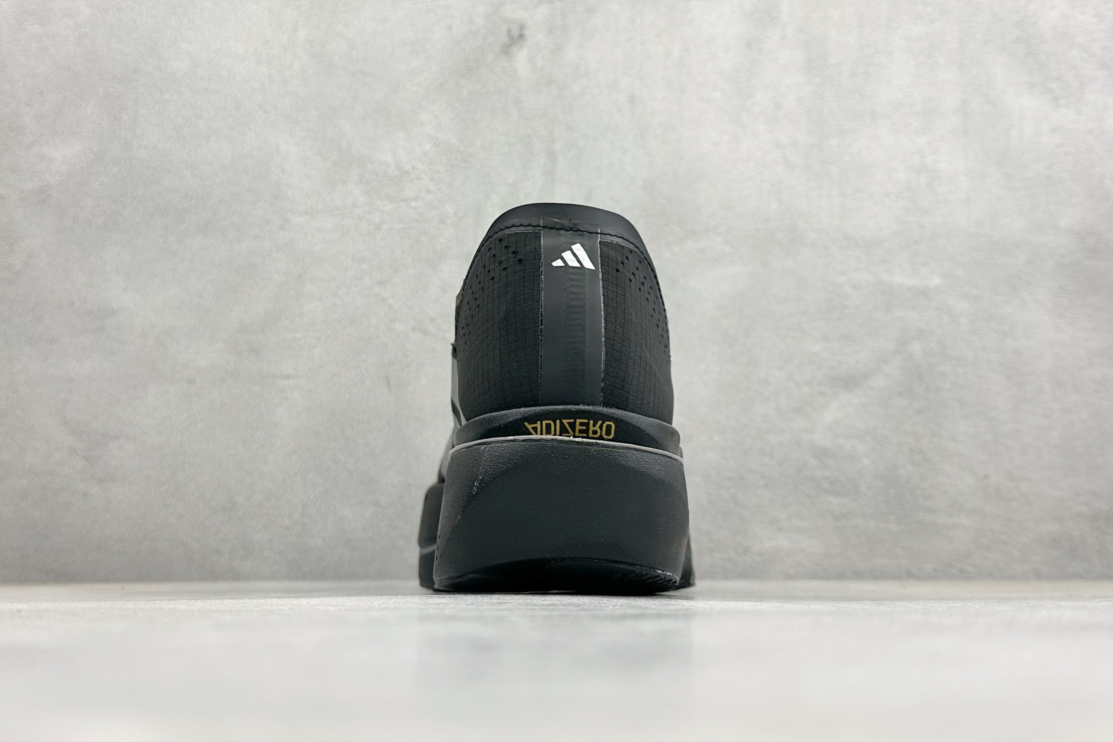 200 TY版Adidas ADIZERO ADIOS 5 M 马拉松竞速专业跑鞋 CELERMESH针织网面非常轻薄 K18387