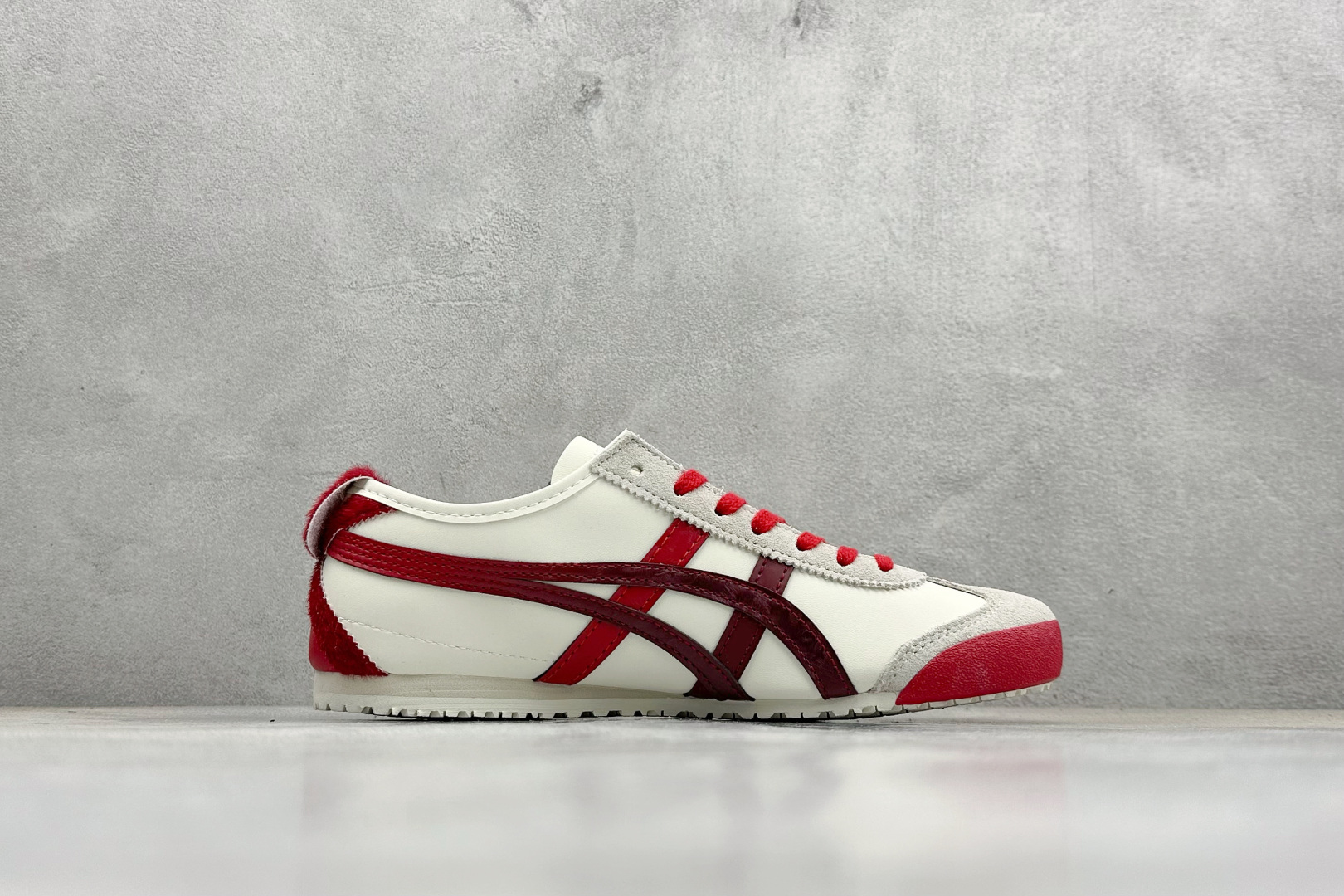 150 GS版 Asics 鬼冢虎 Mexico 66 马年限定 休闲低帮板鞋 1183C600-100-Chinese UA Cheap High Quatity Brand Clothes Bags handbags Sneakers wholesale wholesaler seller from China Factory suppliers Fashion Clothing Shoes best Quality Beautiful Price 150 GS版 Asics 鬼冢虎 Mexico 66 马年限定 休闲低帮板鞋 1183C600-100