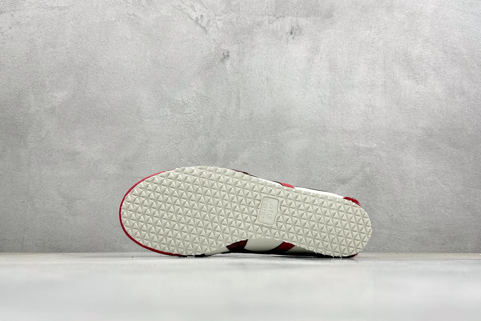 150 GS版 Asics 鬼冢虎 Mexico 66 马年限定 休闲低帮板鞋 1183C600-100-Chinese UA Cheap High Quatity Brand Clothes Bags handbags Sneakers wholesale wholesaler seller from China Factory suppliers Fashion Clothing Shoes best Quality Beautiful Price 150 GS版 Asics 鬼冢虎 Mexico 66 马年限定 休闲低帮板鞋 1183C600-100