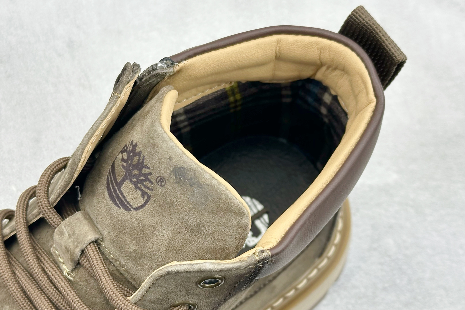 240 Timberland添柏岚/天伯伦户外高帮休闲大黄靴系列 TB10033-Chinese UA Cheap High Quatity Brand Clothes Bags handbags Sneakers wholesale wholesaler seller from China Factory suppliers Fashion Clothing Shoes best Quality Beautiful Price 240 Timberland添柏岚/天伯伦户外高帮休闲大黄靴系列 TB10033