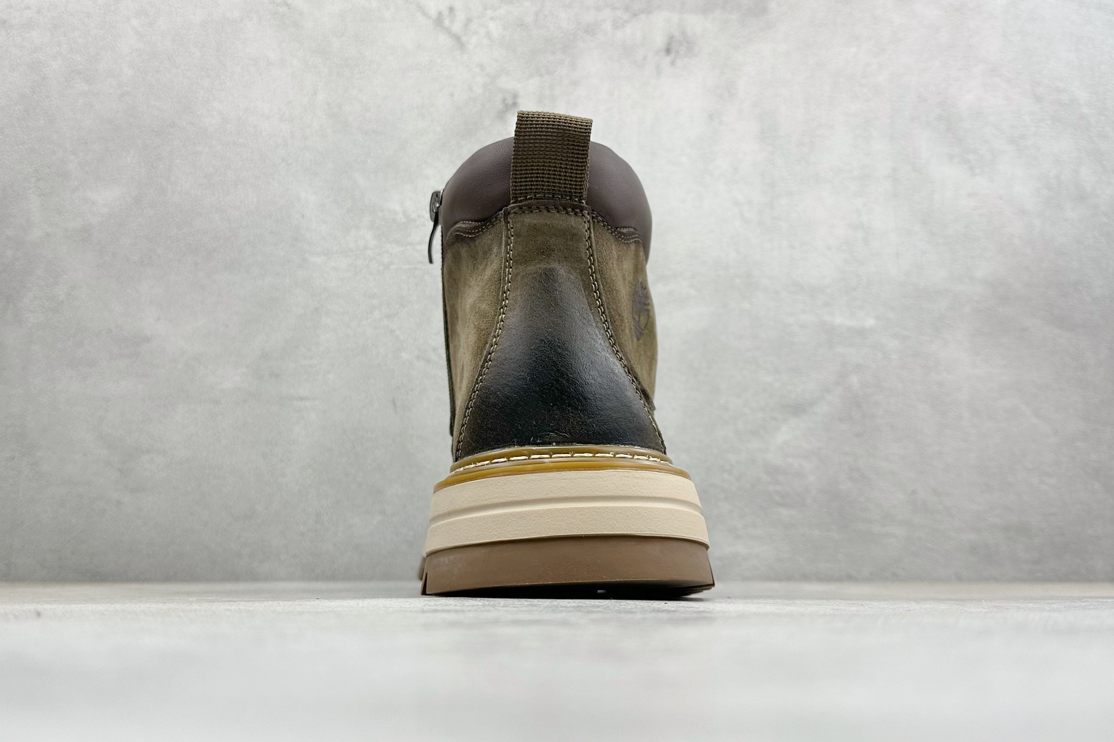 240 Timberland添柏岚/天伯伦户外高帮休闲大黄靴系列 TB10033-Chinese UA Cheap High Quatity Brand Clothes Bags handbags Sneakers wholesale wholesaler seller from China Factory suppliers Fashion Clothing Shoes best Quality Beautiful Price 240 Timberland添柏岚/天伯伦户外高帮休闲大黄靴系列 TB10033
