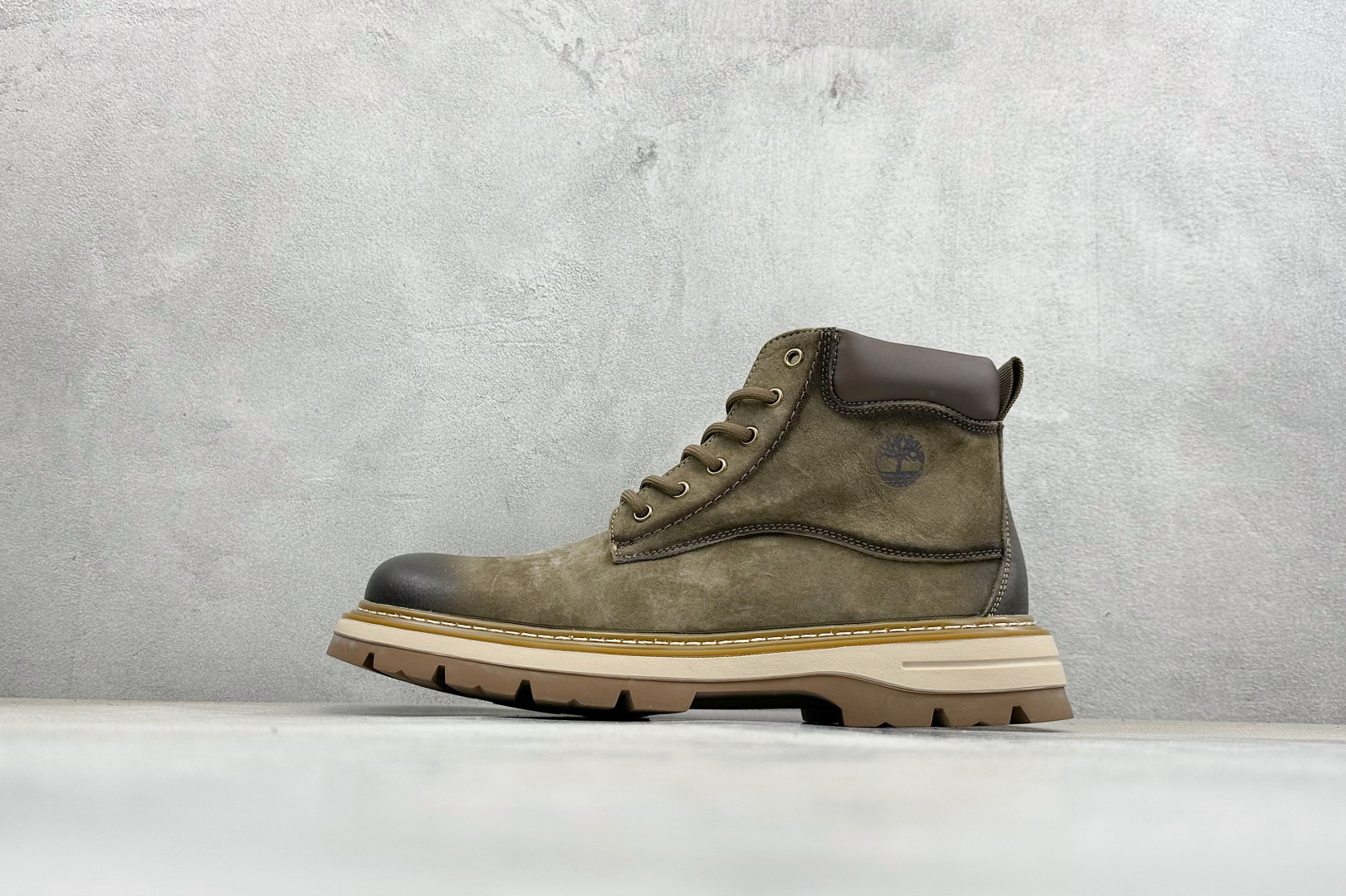 240 Timberland添柏岚/天伯伦户外高帮休闲大黄靴系列 TB10033-Chinese UA Cheap High Quatity Brand Clothes Bags handbags Sneakers wholesale wholesaler seller from China Factory suppliers Fashion Clothing Shoes best Quality Beautiful Price 240 Timberland添柏岚/天伯伦户外高帮休闲大黄靴系列 TB10033