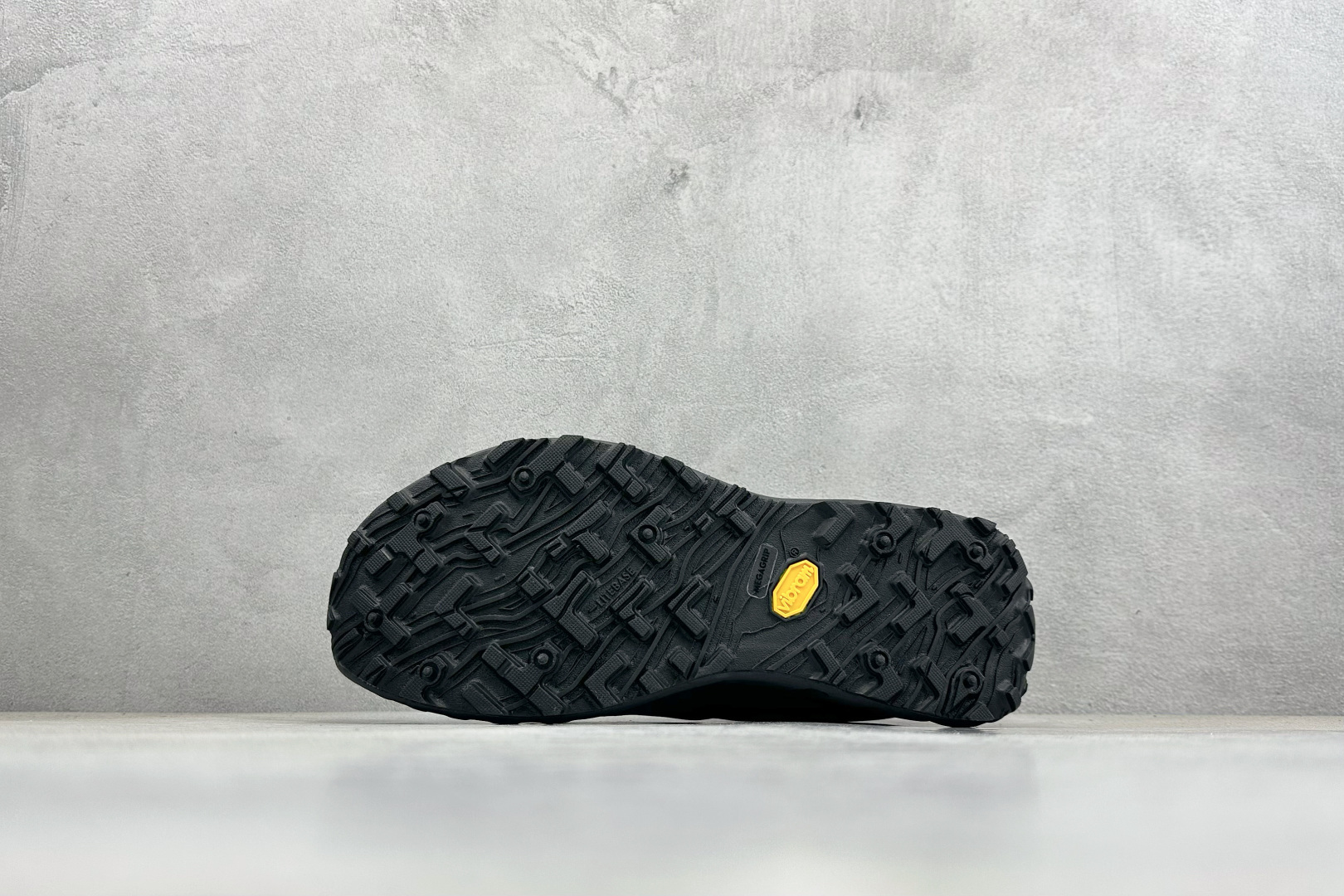 240 Norda 诺达 002 Sneaker 越野跑步鞋 加拿大高端品牌 TFO002MSTHBLK-Chinese UA Cheap High Quatity Brand Clothes Bags handbags Sneakers wholesale wholesaler seller from China Factory suppliers Fashion Clothing Shoes best Quality Beautiful Price 240 Norda 诺达 002 Sneaker 越野跑步鞋 加拿大高端品牌 TFO002MSTHBLK