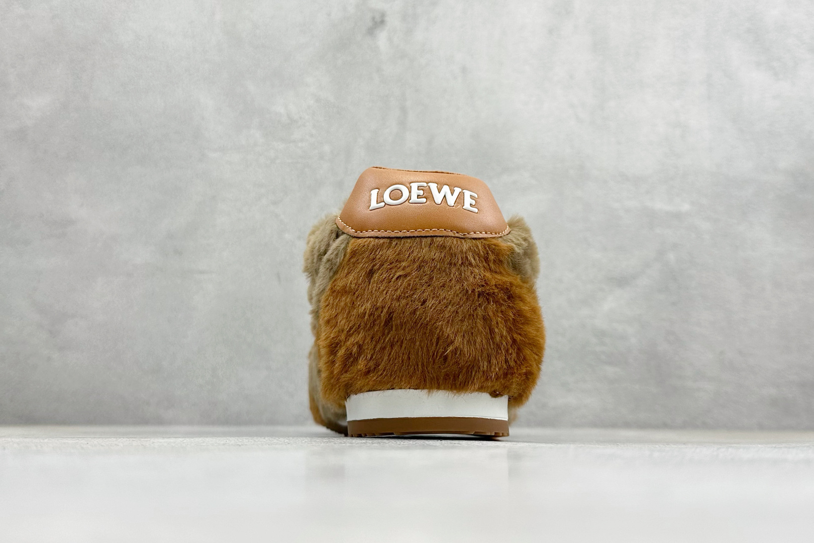 罗意威Loewe Ballet Runner 2.0 Sneakers 芭蕾舞马毛系列阿甘复古风德训薄底百搭休闲运动鞋 罗意威Loewe Ballet Runner 2.0 Sneakers 芭蕾舞马毛系列阿甘复古风德训薄底百搭休闲运动鞋