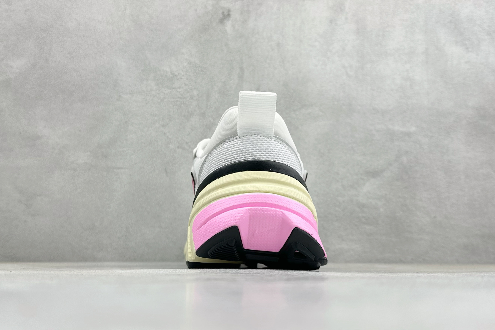 180 Nike V2K Run 减震防滑复古低帮跑步鞋 FD0736-114