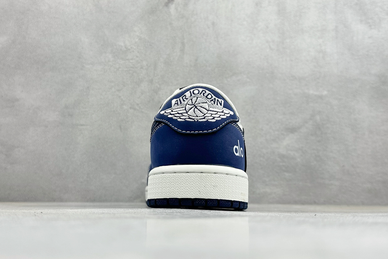 280 Travis Scott x Fragment Design x Air Jordan 1 Low SP AJ1 乔1联名 海军蓝 低帮文化休闲板鞋 DZ2688-012-Chinese UA Cheap High Quatity Brand Clothes Bags handbags Sneakers wholesale wholesaler seller from China Factory suppliers Fashion Clothing Shoes best Quality Beautiful Price 280 Travis Scott x Fragment Design x Air Jordan 1 Low SP AJ1 乔1联名 海军蓝 低帮文化休闲板鞋 DZ2688-012