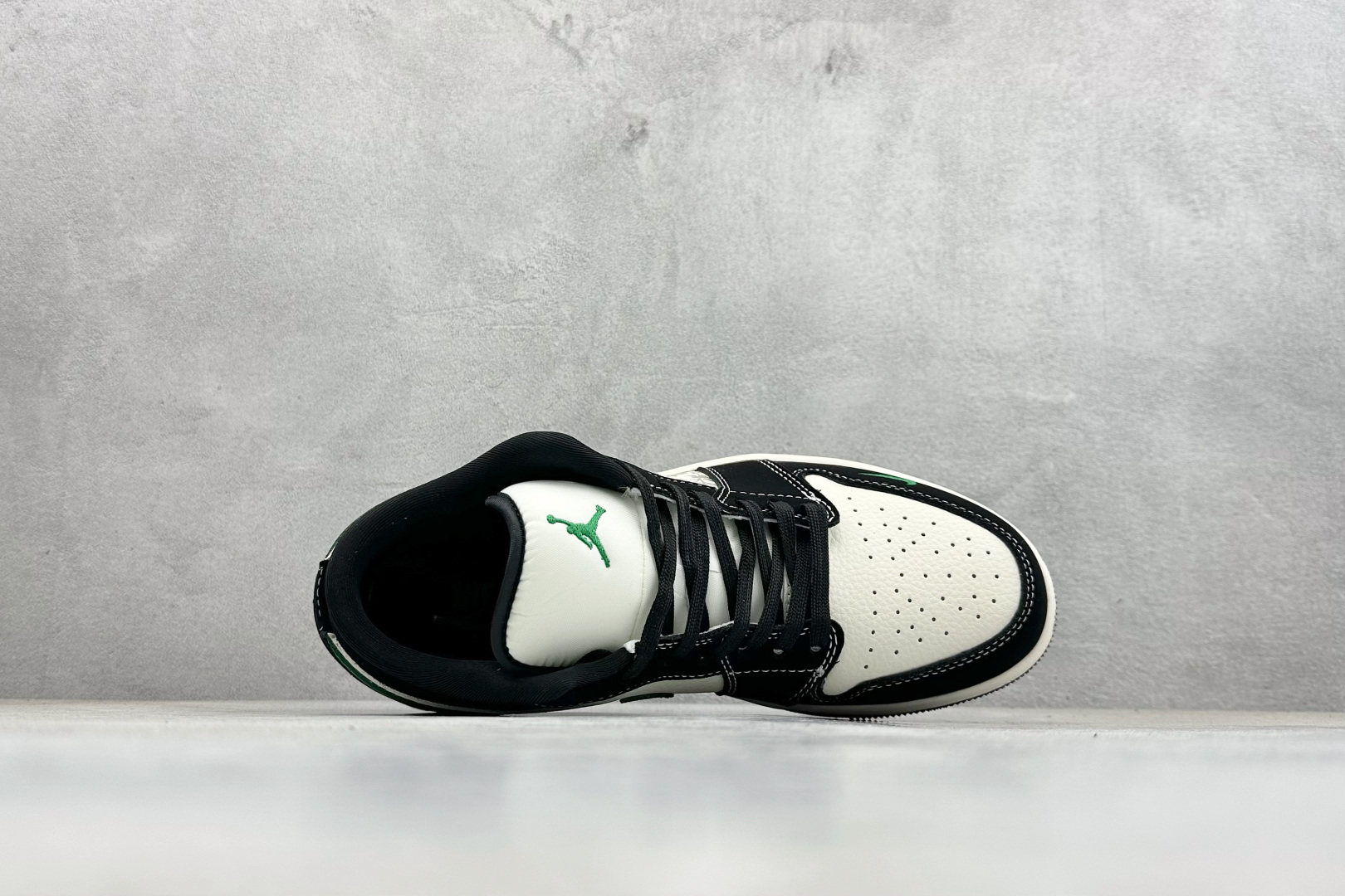 Air Jordan 1 Low AJ1 乔1 SUP联名 高端定制 低帮复古篮球鞋 QJ1988-010 Air Jordan 1 Low AJ1 乔1 SUP联名 高端定制 低帮复古篮球鞋 QJ1988-010