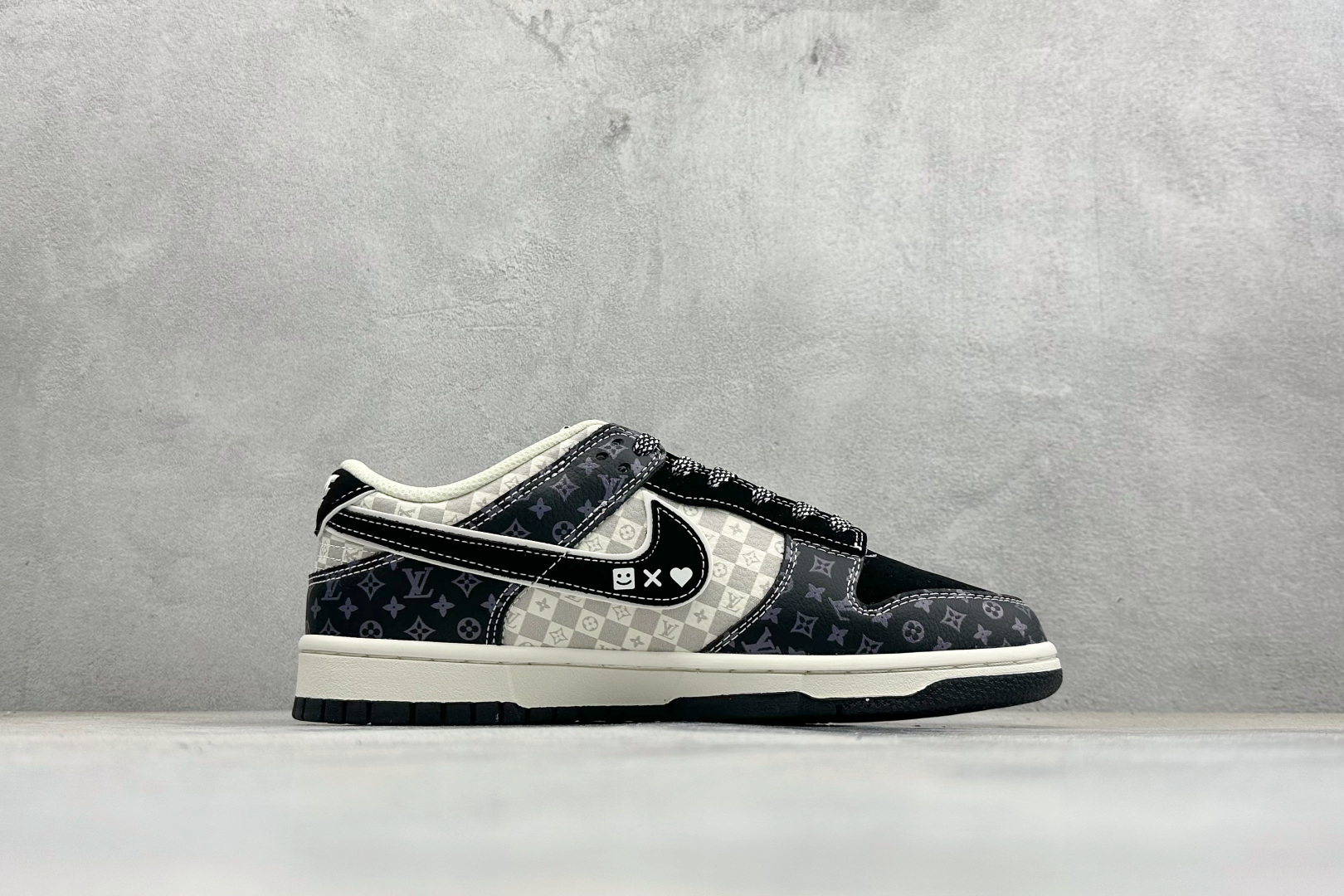 Nike SB Dunk Low 黑白棋盘格 高端定制 低帮休闲板鞋 DN3168-034 Nike SB Dunk Low 黑白棋盘格 高端定制 低帮休闲板鞋 DN3168-034