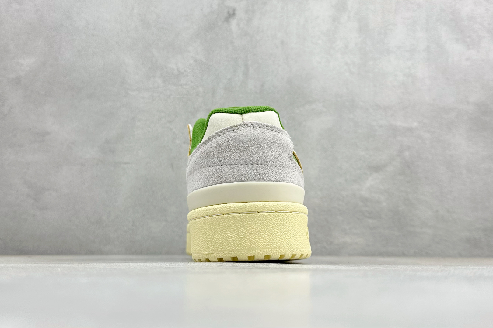 160 HX版AD Forum 84 Low 低帮百搭潮流休闲运动板鞋 FZ6296-Chinese UA Cheap High Quatity Brand Clothes Bags handbags Sneakers wholesale wholesaler seller from China Factory suppliers Fashion Clothing Shoes best Quality Beautiful Price 160 HX版AD Forum 84 Low 低帮百搭潮流休闲运动板鞋 FZ6296