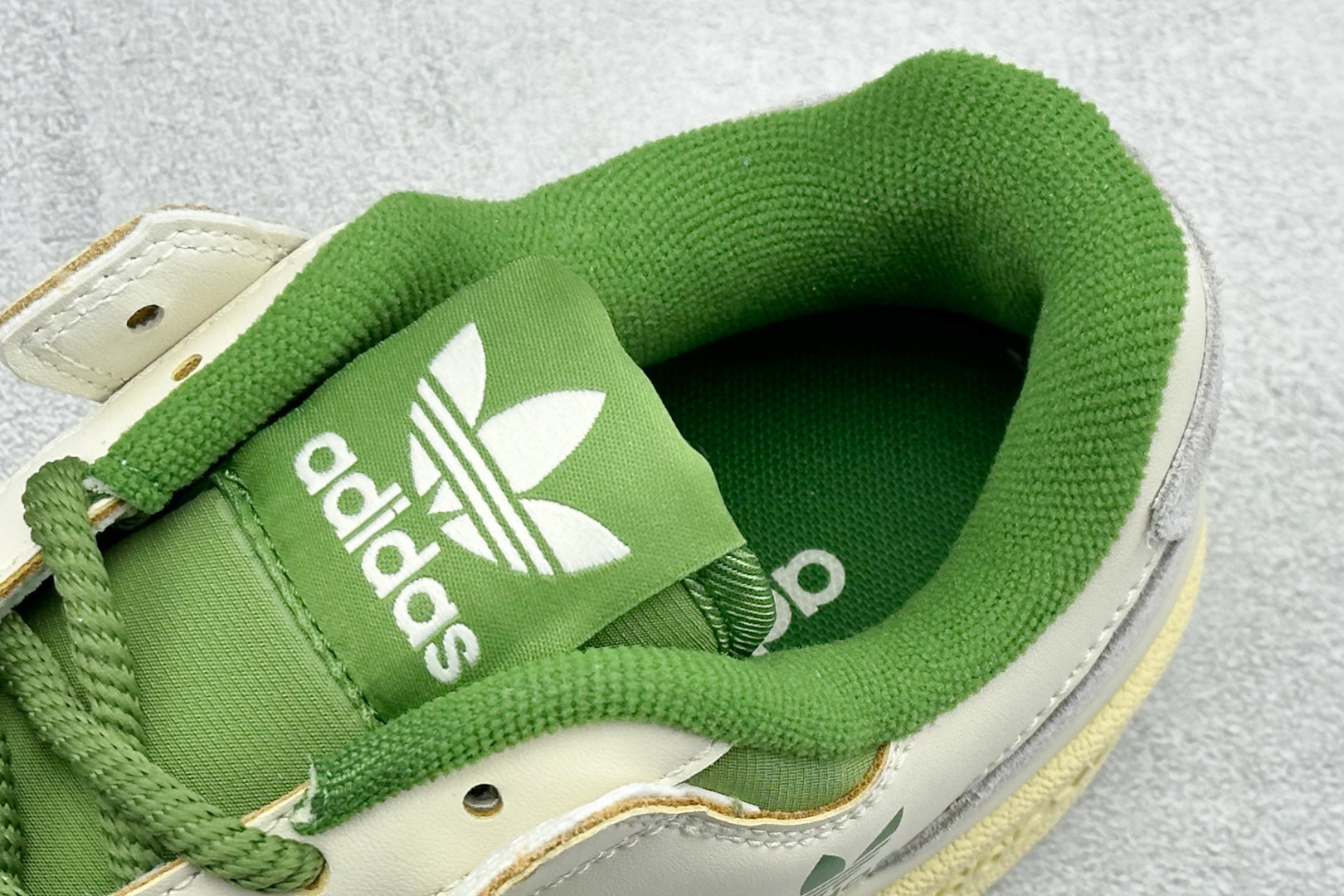 160 HX版AD Forum 84 Low 低帮百搭潮流休闲运动板鞋 FZ6296-Chinese UA Cheap High Quatity Brand Clothes Bags handbags Sneakers wholesale wholesaler seller from China Factory suppliers Fashion Clothing Shoes best Quality Beautiful Price 160 HX版AD Forum 84 Low 低帮百搭潮流休闲运动板鞋 FZ6296