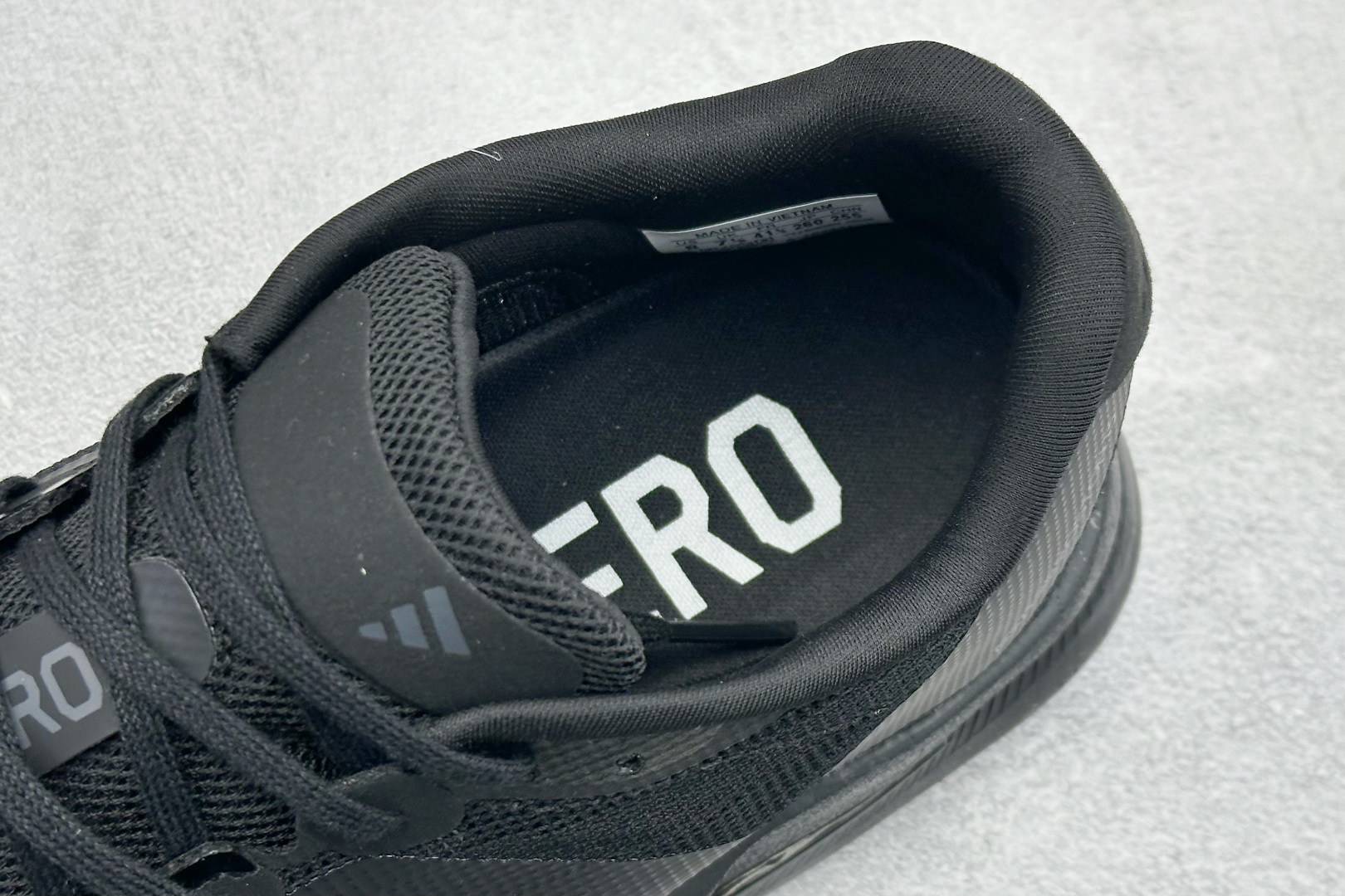 200 TY版AD Adizero Boston 13 透气网布竞速跑鞋 JS4941-Chinese UA Cheap High Quatity Brand Clothes Bags handbags Sneakers wholesale wholesaler seller from China Factory suppliers Fashion Clothing Shoes best Quality Beautiful Price 200 TY版AD Adizero Boston 13 透气网布竞速跑鞋 JS4941