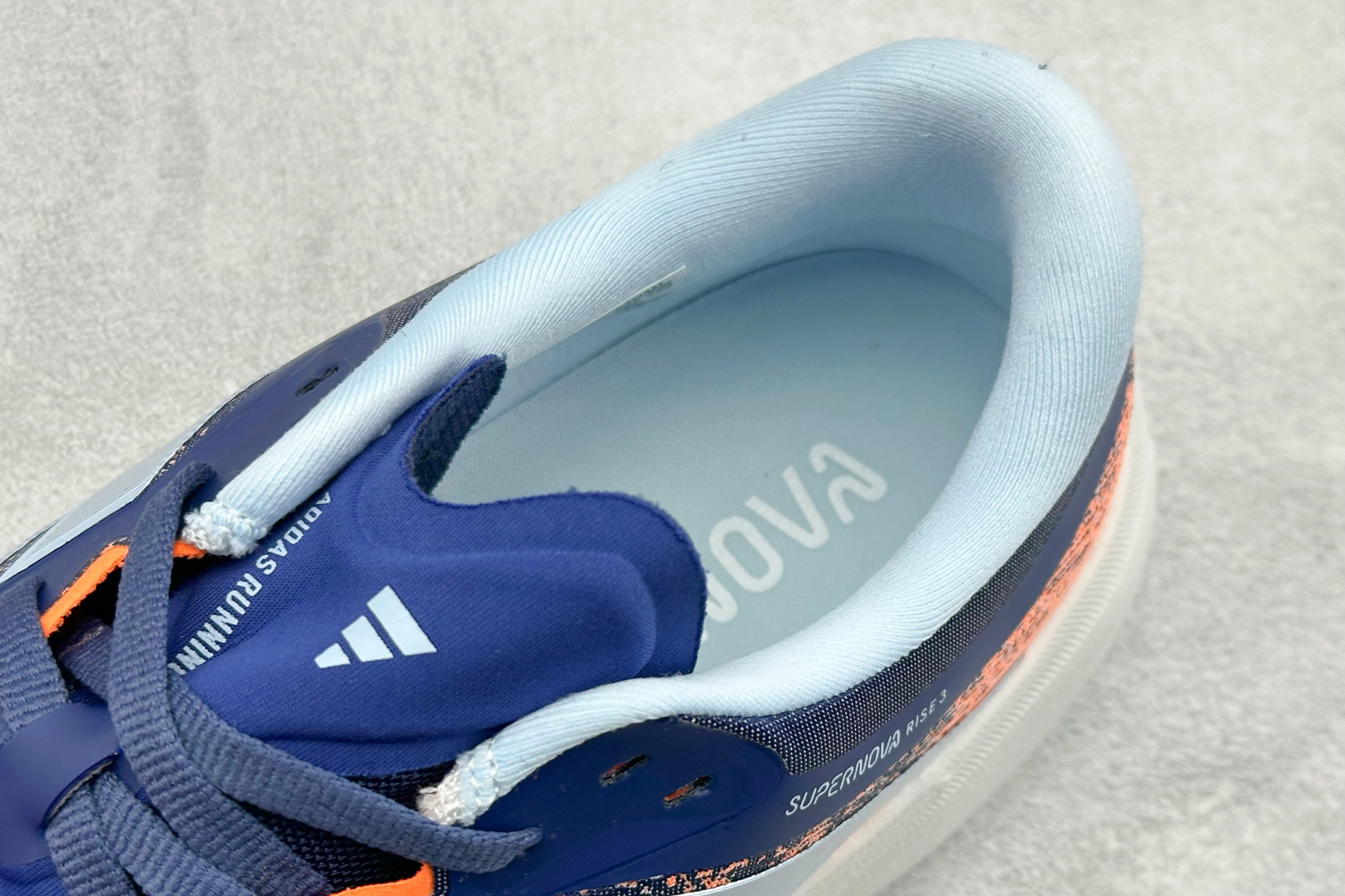 TY版Adidas Supernova Rise 3 阿迪达斯 减震回弹 运动透气休闲跑步鞋 JP8678 TY版Adidas Supernova Rise 3 阿迪达斯 减震回弹 运动透气休闲跑步鞋 JP8678