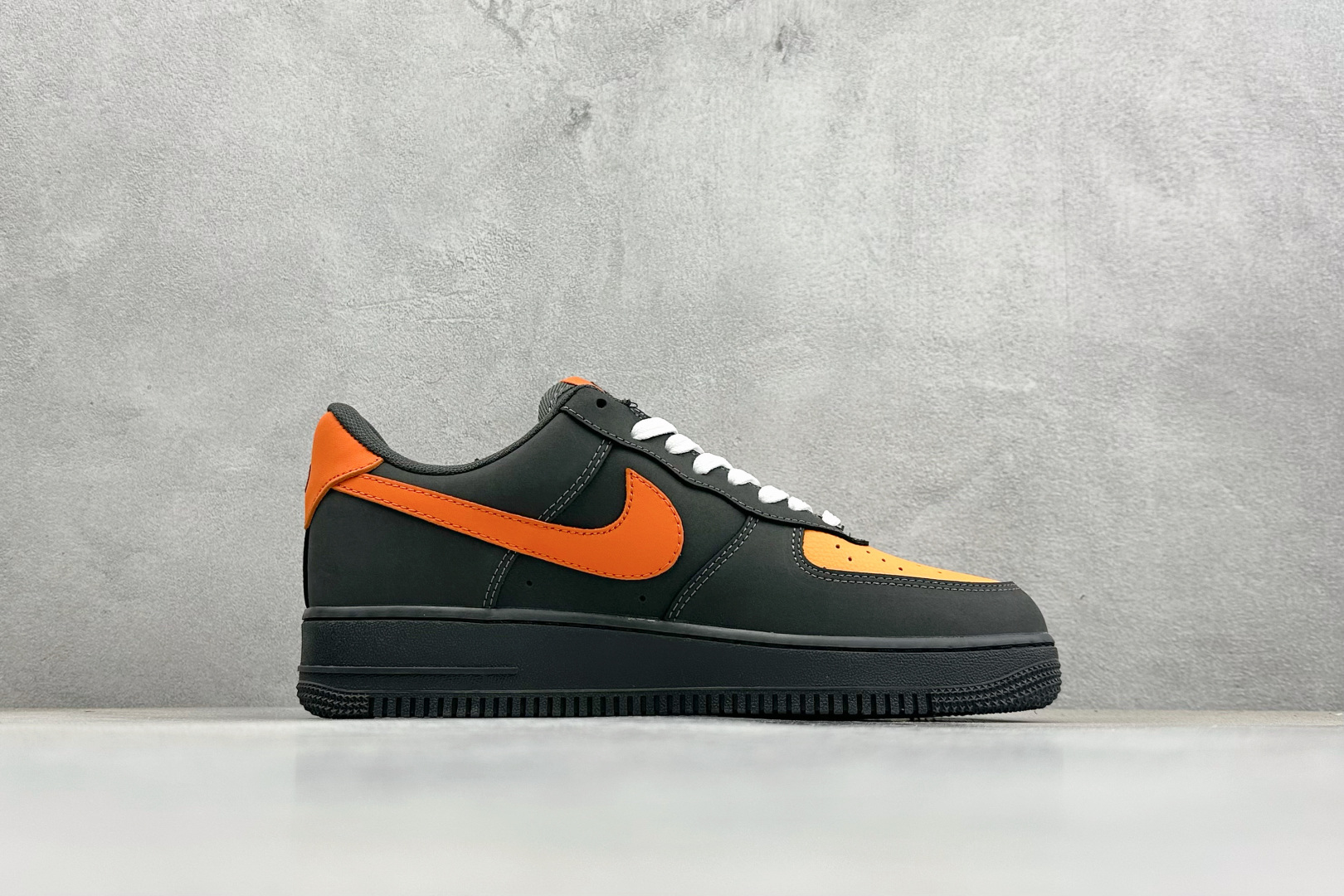 260 SC版NIke Air Force 1 '07 Low “马年限定--炭灰暮橙” 空军一号低帮 运动鞋 XY9025-004-Chinese UA Cheap High Quatity Brand Clothes Bags handbags Sneakers wholesale wholesaler seller from China Factory suppliers Fashion Clothing Shoes best Quality Beautiful Price 260 SC版NIke Air Force 1 '07 Low “马年限定--炭灰暮橙” 空军一号低帮 运动鞋 XY9025-004