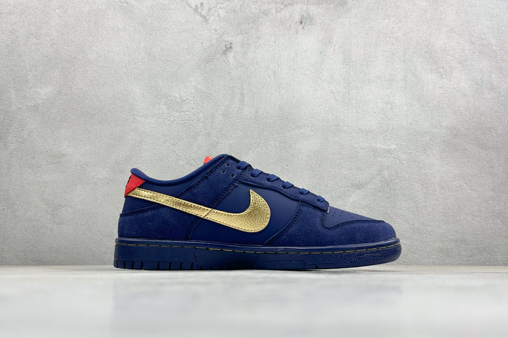 280 SC版Nike SB Dunk Low“马年限定——藏蓝鎏金” 高端私人定制 低帮休闲板鞋 NH0601-486-Chinese UA Cheap High Quatity Brand Clothes Bags handbags Sneakers wholesale wholesaler seller from China Factory suppliers Fashion Clothing Shoes best Quality Beautiful Price 280 SC版Nike SB Dunk Low“马年限定——藏蓝鎏金” 高端私人定制 低帮休闲板鞋 NH0601-486