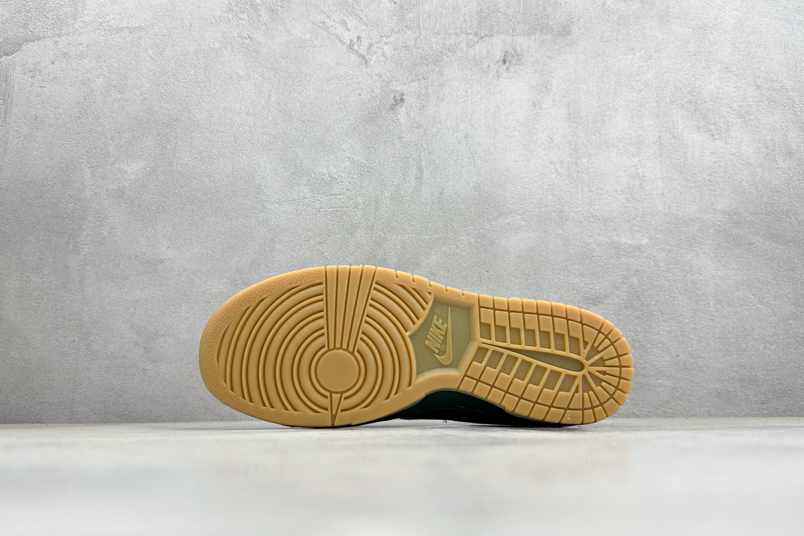 SC版Nike SB Dunk Low 马年限定 松绿鎏金 高端定制 低帮休闲板鞋 NH0601-484 SC版Nike SB Dunk Low 马年限定 松绿鎏金 高端定制 低帮休闲板鞋 NH0601-484
