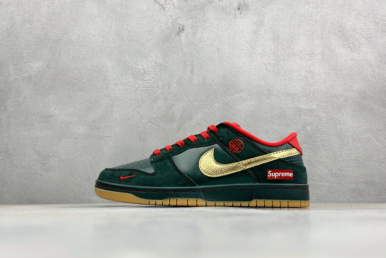 SC版Nike SB Dunk Low 马年限定 松绿鎏金 高端定制 低帮休闲板鞋 NH0601-484 SC版Nike SB Dunk Low 马年限定 松绿鎏金 高端定制 低帮休闲板鞋 NH0601-484