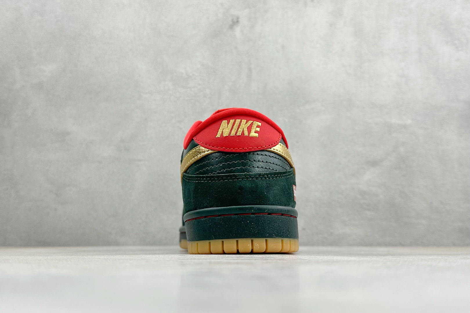 SC版Nike SB Dunk Low 马年限定 松绿鎏金 高端定制 低帮休闲板鞋 NH0601-484 SC版Nike SB Dunk Low 马年限定 松绿鎏金 高端定制 低帮休闲板鞋 NH0601-484