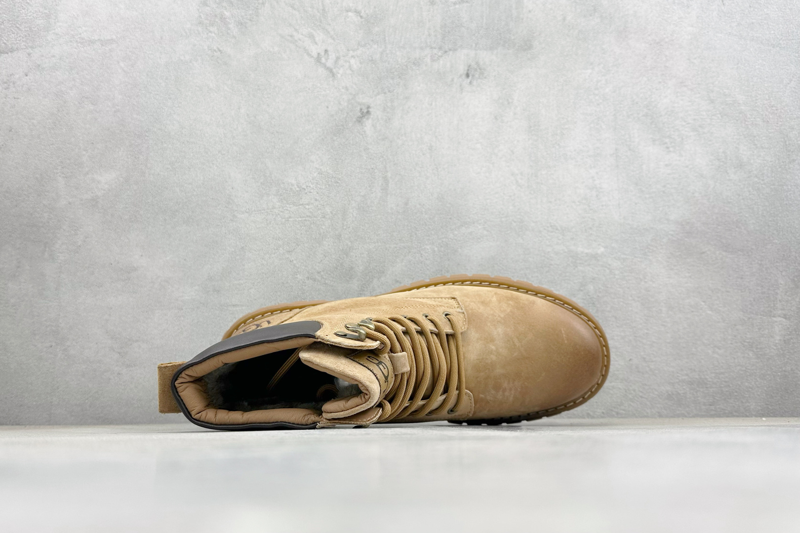 240 UGG 秋冬新品(毛绒一体内里 保暖锁热)秋冬必备 户外中帮休闲马丁靴雪地靴系列 U5666M-Chinese UA Cheap High Quatity Brand Clothes Bags handbags Sneakers wholesale wholesaler seller from China Factory suppliers Fashion Clothing Shoes best Quality Beautiful Price 240 UGG 秋冬新品(毛绒一体内里 保暖锁热)秋冬必备 户外中帮休闲马丁靴雪地靴系列 U5666M