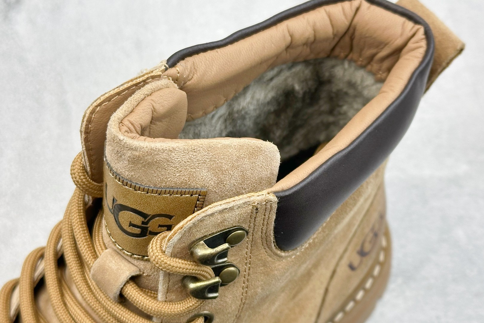 240 UGG 秋冬新品(毛绒一体内里 保暖锁热)秋冬必备 户外中帮休闲马丁靴雪地靴系列 U5666M-Chinese UA Cheap High Quatity Brand Clothes Bags handbags Sneakers wholesale wholesaler seller from China Factory suppliers Fashion Clothing Shoes best Quality Beautiful Price 240 UGG 秋冬新品(毛绒一体内里 保暖锁热)秋冬必备 户外中帮休闲马丁靴雪地靴系列 U5666M