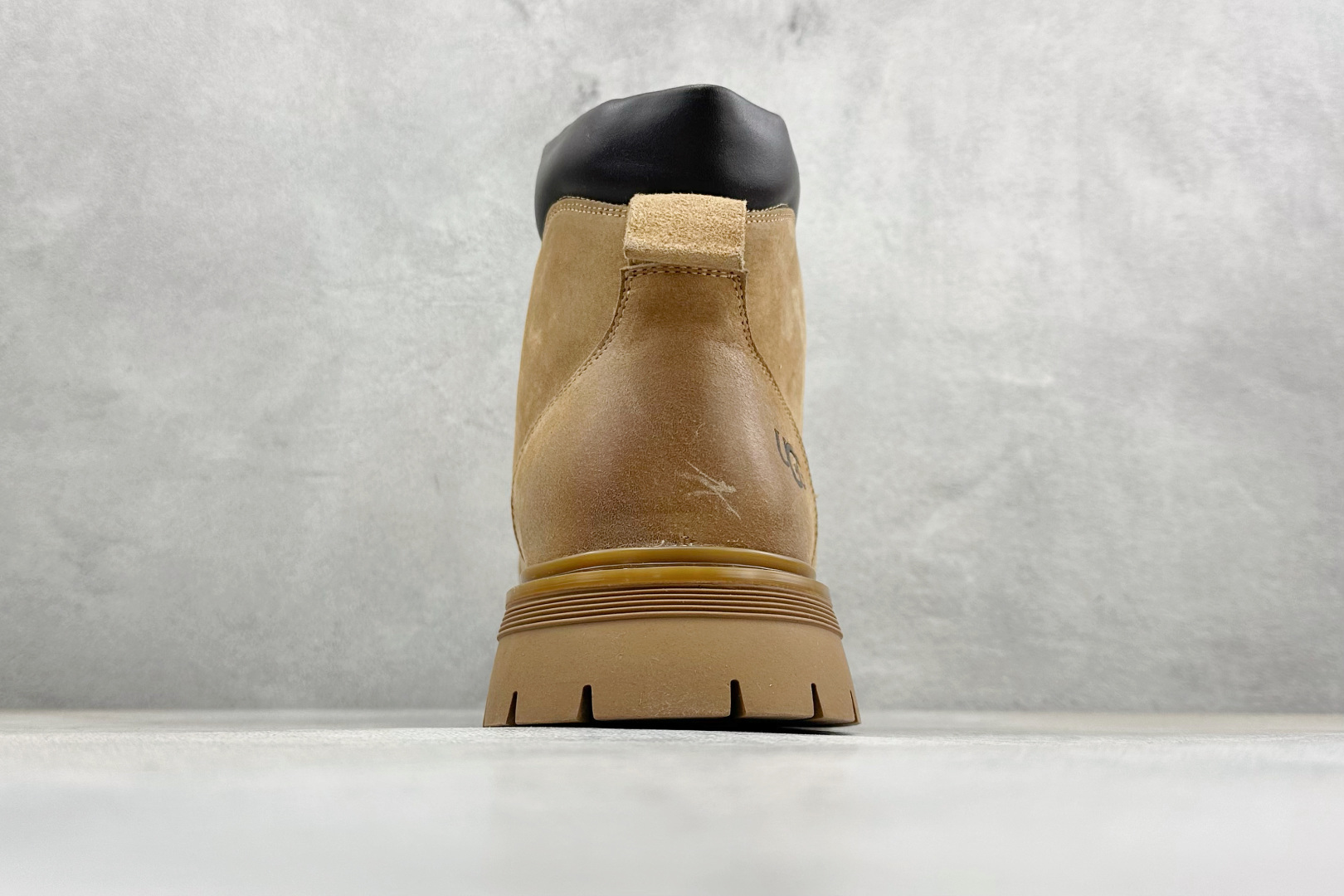 240 UGG 秋冬新品(毛绒一体内里 保暖锁热)秋冬必备 户外中帮休闲马丁靴雪地靴系列 U5666M-Chinese UA Cheap High Quatity Brand Clothes Bags handbags Sneakers wholesale wholesaler seller from China Factory suppliers Fashion Clothing Shoes best Quality Beautiful Price 240 UGG 秋冬新品(毛绒一体内里 保暖锁热)秋冬必备 户外中帮休闲马丁靴雪地靴系列 U5666M