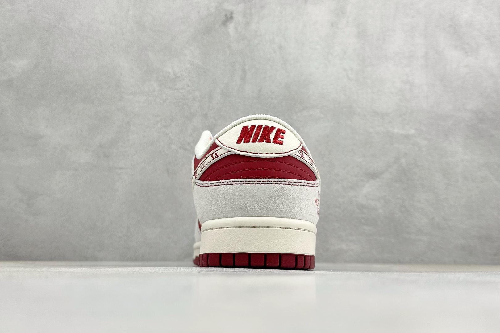 260 Nike SB Dunk Low 马年限定 高端定制 低帮休闲板鞋 JP2026-108
