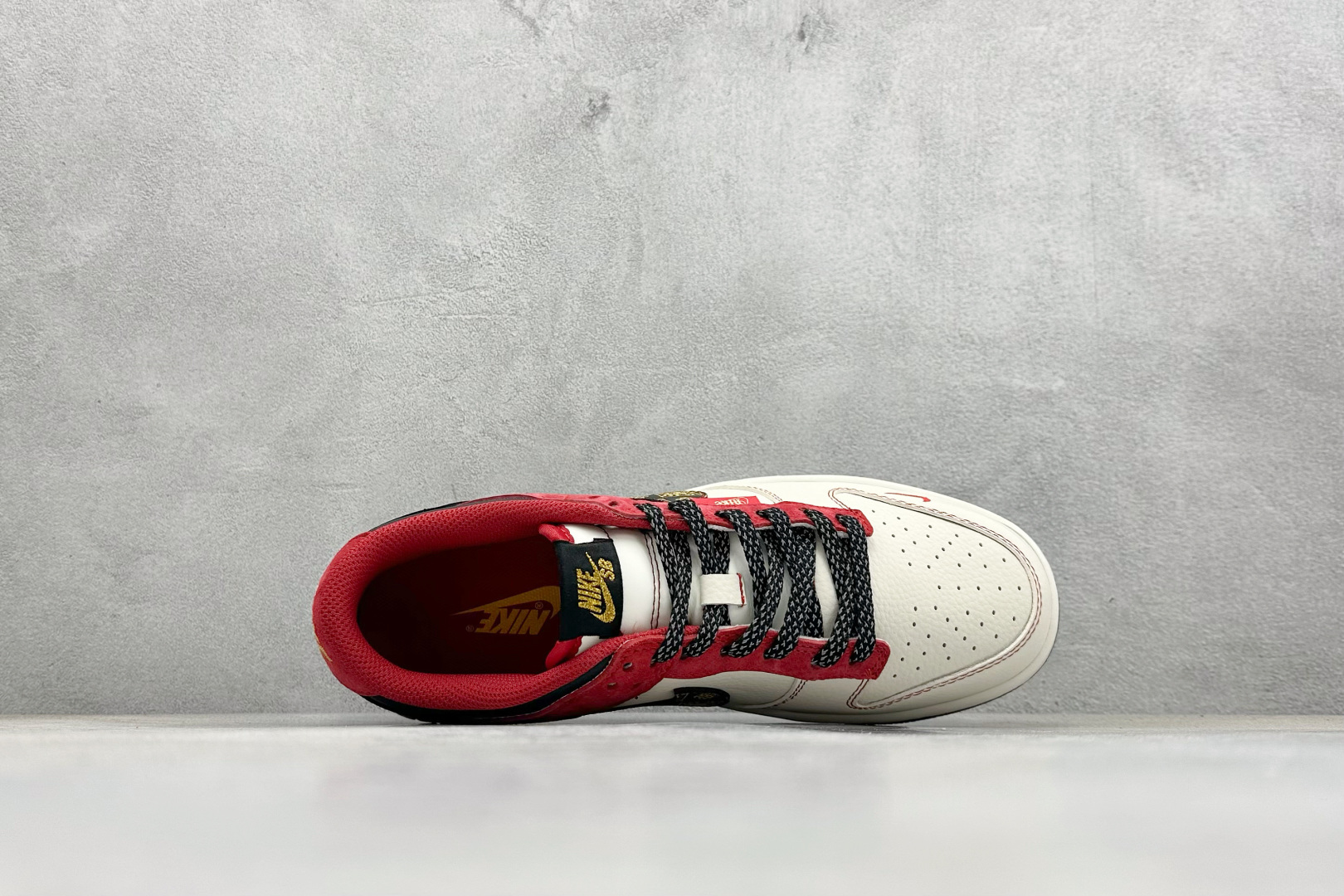 280 Nike SB Dunk Low 马年限定 白红金 高端定制 低帮休闲板鞋 DS6608-024