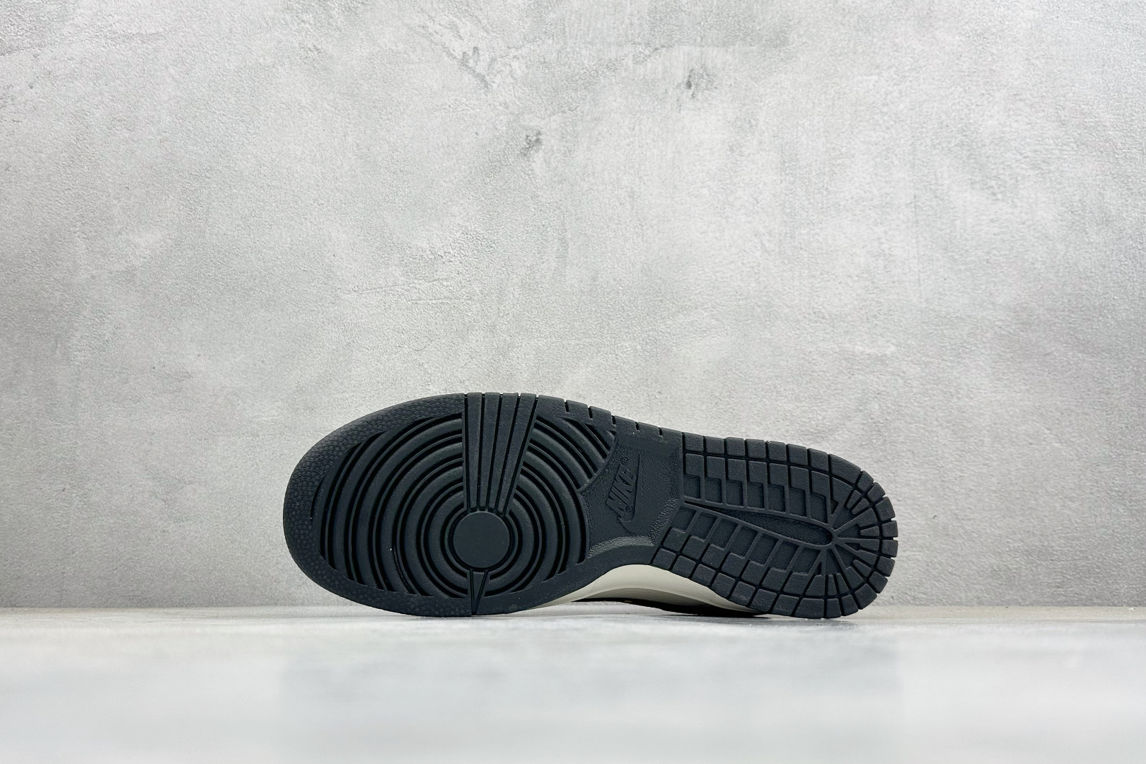 280 Nike SB Dunk Low 马年限定 白红金 高端定制 低帮休闲板鞋 DS6608-024