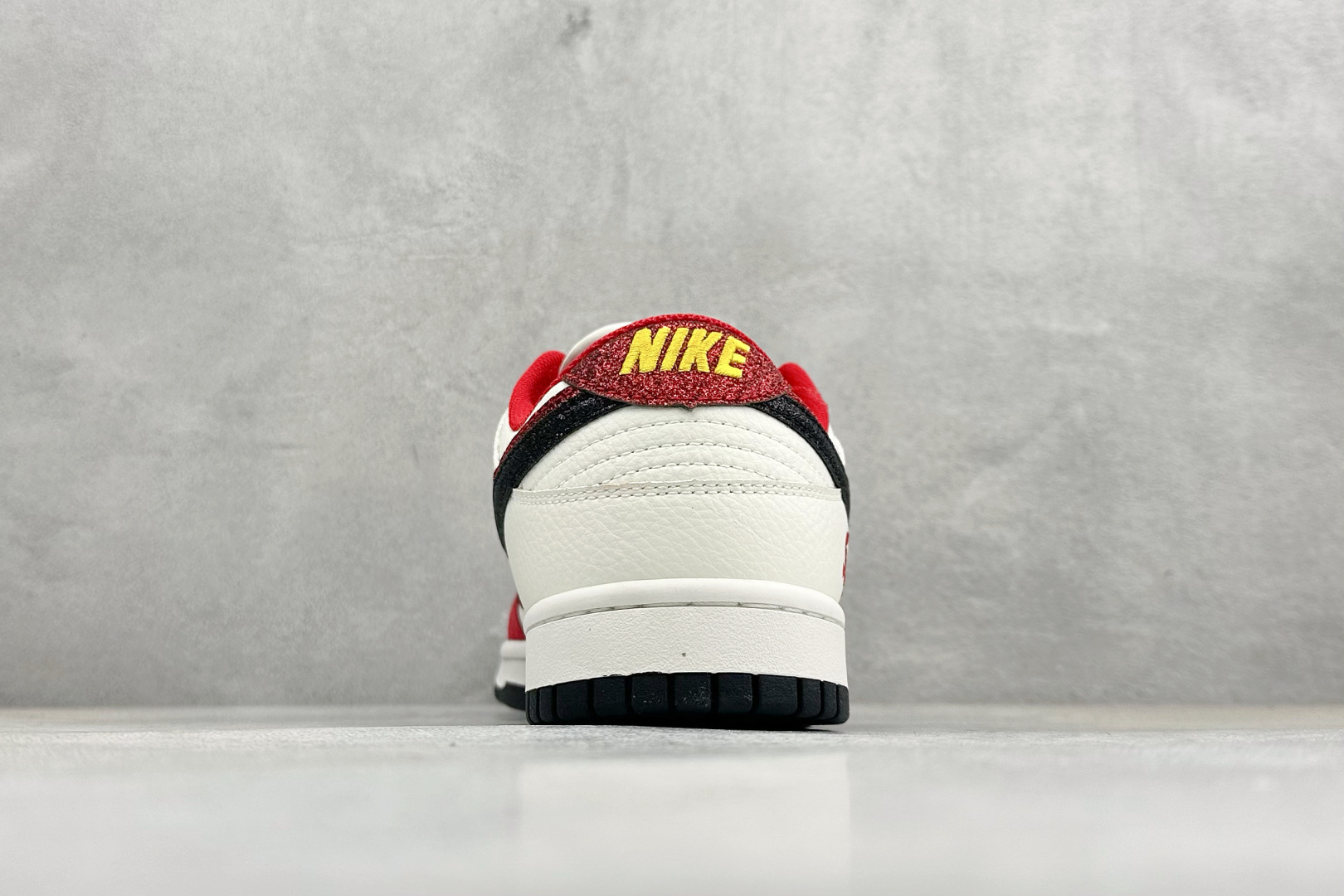 260 Nike SB Dunk Low 马年限定 高端定制 低帮休闲板鞋 XD6188-053-Chinese UA Cheap High Quatity Brand Clothes Bags handbags Sneakers wholesale wholesaler seller from China Factory suppliers Fashion Clothing Shoes best Quality Beautiful Price 260 Nike SB Dunk Low 马年限定 高端定制 低帮休闲板鞋 XD6188-053