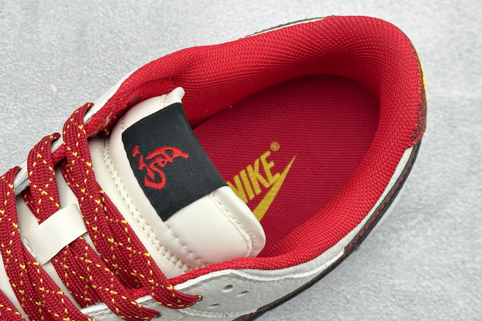 260 Nike SB Dunk Low 马年限定 高端定制 低帮休闲板鞋 XD6188-053-Chinese UA Cheap High Quatity Brand Clothes Bags handbags Sneakers wholesale wholesaler seller from China Factory suppliers Fashion Clothing Shoes best Quality Beautiful Price 260 Nike SB Dunk Low 马年限定 高端定制 低帮休闲板鞋 XD6188-053