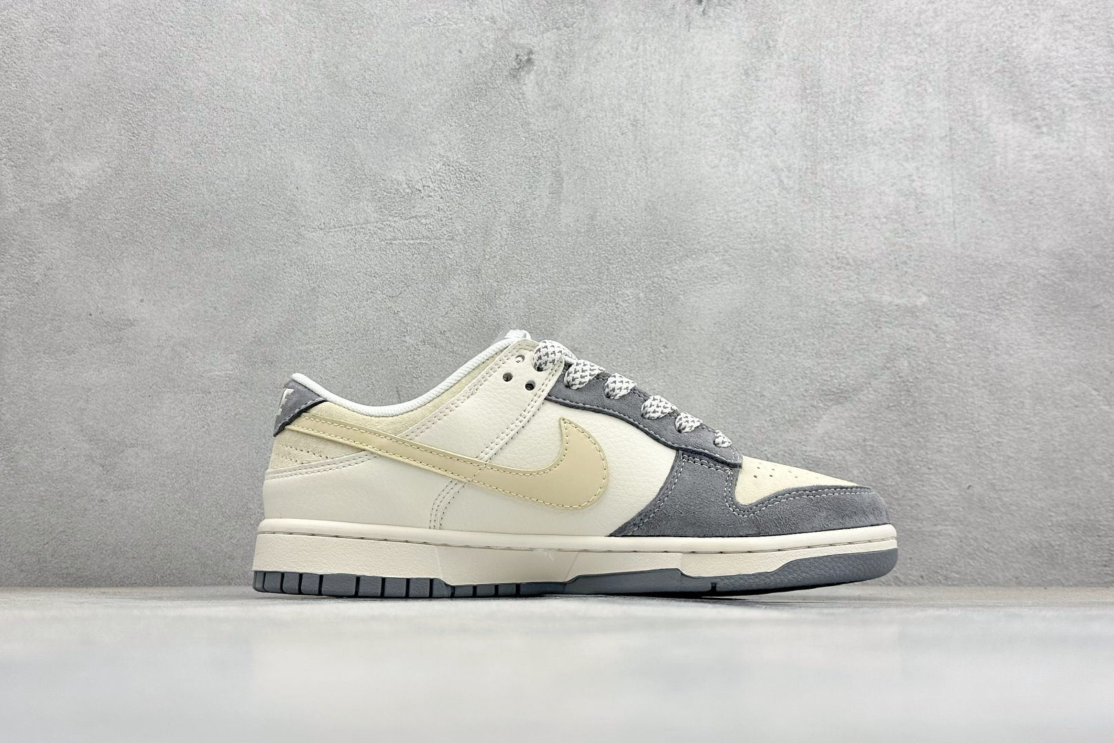 260 Nike SB Dunk Low 马年限定 高端定制 低帮休闲板鞋 ZH2598-809-Chinese UA Cheap High Quatity Brand Clothes Bags handbags Sneakers wholesale wholesaler seller from China Factory suppliers Fashion Clothing Shoes best Quality Beautiful Price 260 Nike SB Dunk Low 马年限定 高端定制 低帮休闲板鞋 ZH2598-809