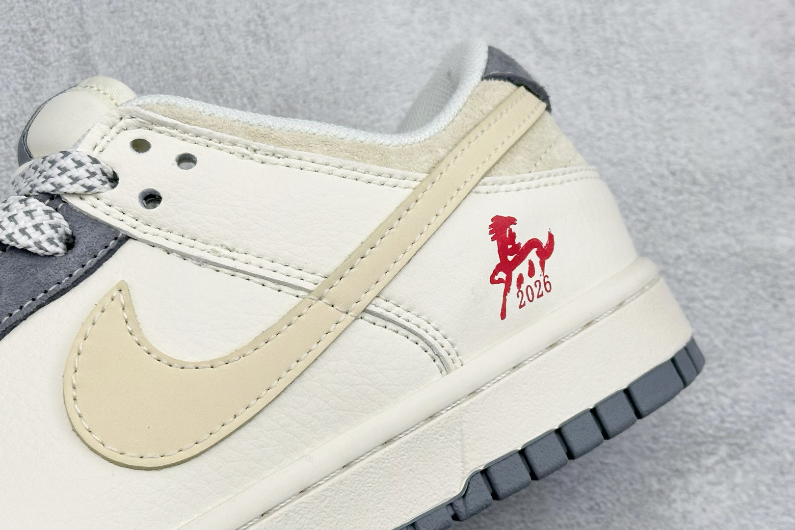 260 Nike SB Dunk Low 马年限定 高端定制 低帮休闲板鞋 ZH2598-809-Chinese UA Cheap High Quatity Brand Clothes Bags handbags Sneakers wholesale wholesaler seller from China Factory suppliers Fashion Clothing Shoes best Quality Beautiful Price 260 Nike SB Dunk Low 马年限定 高端定制 低帮休闲板鞋 ZH2598-809