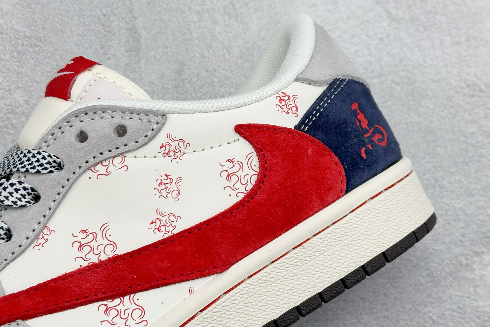 Air Jordan 1 Low AJ1 乔1 马年限定 高端定制 倒钩低帮复古篮球鞋 YX5066-415 Air Jordan 1 Low AJ1 乔1 马年限定 高端定制 倒钩低帮复古篮球鞋 YX5066-415