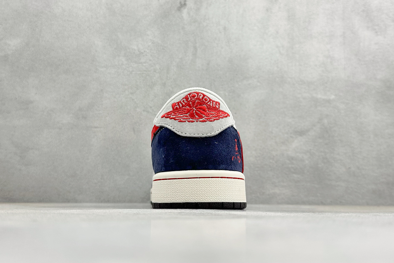 Air Jordan 1 Low AJ1 乔1 马年限定 高端定制 倒钩低帮复古篮球鞋 YX5066-415 Air Jordan 1 Low AJ1 乔1 马年限定 高端定制 倒钩低帮复古篮球鞋 YX5066-415