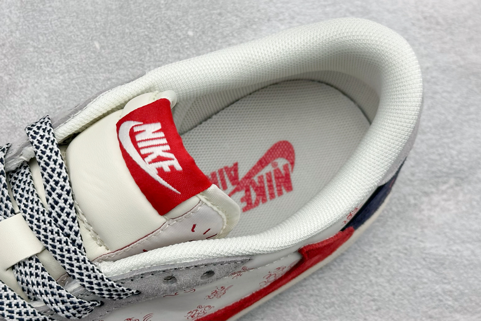 Air Jordan 1 Low AJ1 乔1 马年限定 高端定制 倒钩低帮复古篮球鞋 YX5066-415 Air Jordan 1 Low AJ1 乔1 马年限定 高端定制 倒钩低帮复古篮球鞋 YX5066-415