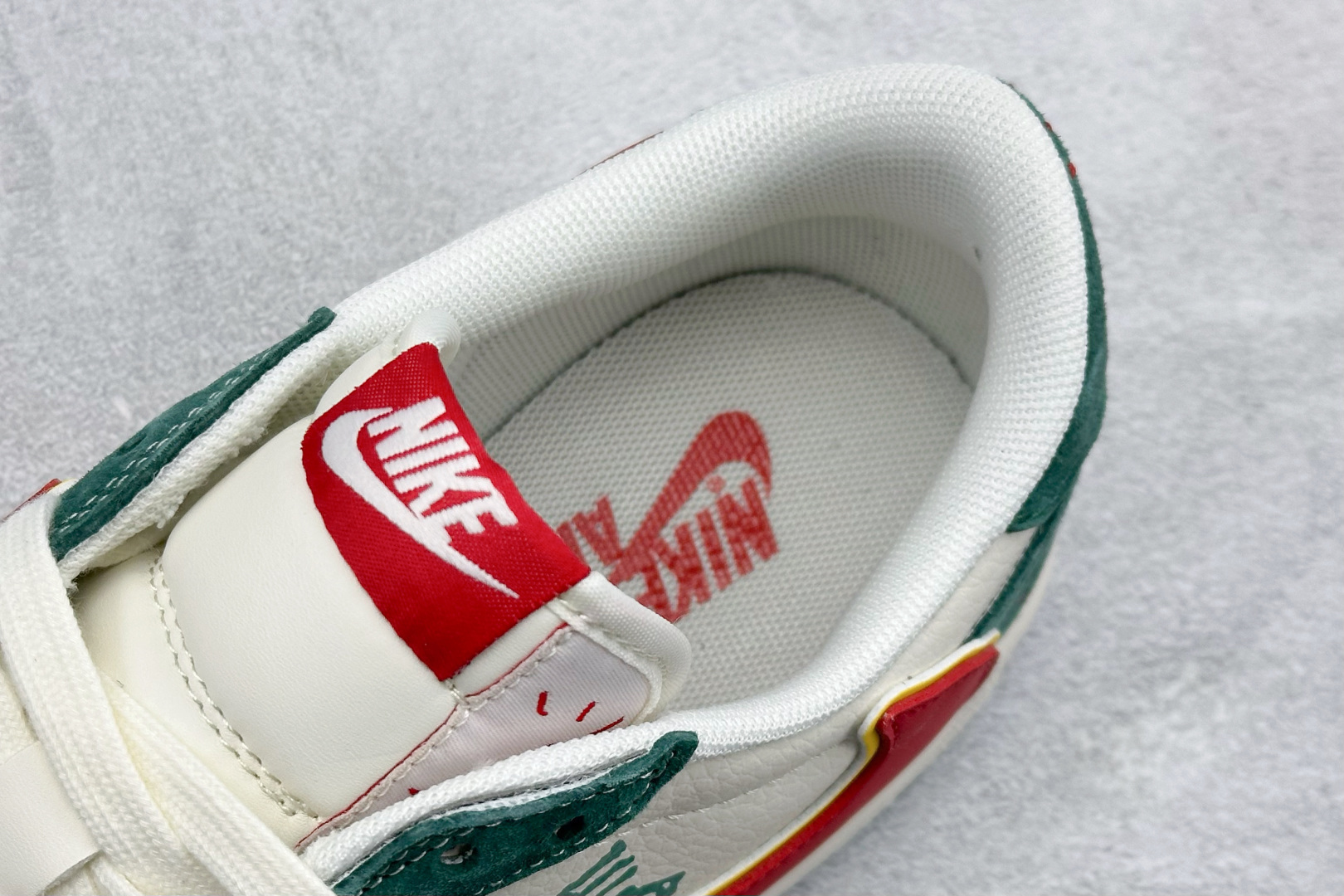 260 Air Jordan 1 Low AJ1 乔1 马年限定 高端定制 倒钩低帮复古篮球鞋 SD6868-119-Chinese UA Cheap High Quatity Brand Clothes Bags handbags Sneakers wholesale wholesaler seller from China Factory suppliers Fashion Clothing Shoes best Quality Beautiful Price 260 Air Jordan 1 Low AJ1 乔1 马年限定 高端定制 倒钩低帮复古篮球鞋 SD6868-119