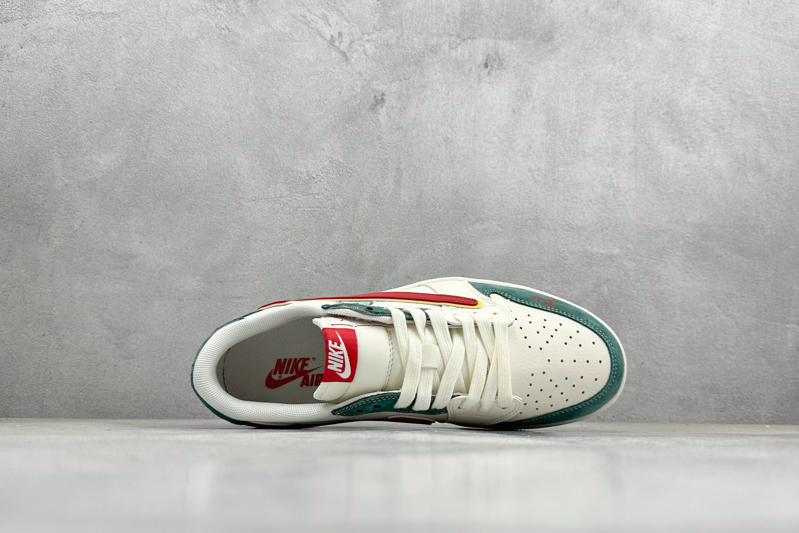 260 Air Jordan 1 Low AJ1 乔1 马年限定 高端定制 倒钩低帮复古篮球鞋 SD6868-119-Chinese UA Cheap High Quatity Brand Clothes Bags handbags Sneakers wholesale wholesaler seller from China Factory suppliers Fashion Clothing Shoes best Quality Beautiful Price 260 Air Jordan 1 Low AJ1 乔1 马年限定 高端定制 倒钩低帮复古篮球鞋 SD6868-119