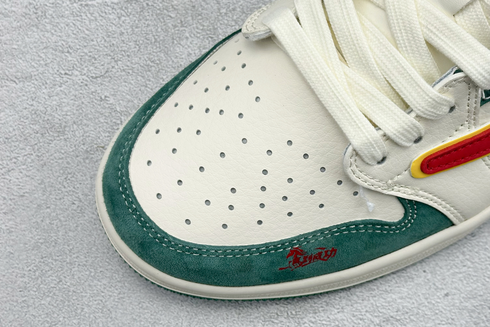 260 Air Jordan 1 Low AJ1 乔1 马年限定 高端定制 倒钩低帮复古篮球鞋 SD6868-119-Chinese UA Cheap High Quatity Brand Clothes Bags handbags Sneakers wholesale wholesaler seller from China Factory suppliers Fashion Clothing Shoes best Quality Beautiful Price 260 Air Jordan 1 Low AJ1 乔1 马年限定 高端定制 倒钩低帮复古篮球鞋 SD6868-119