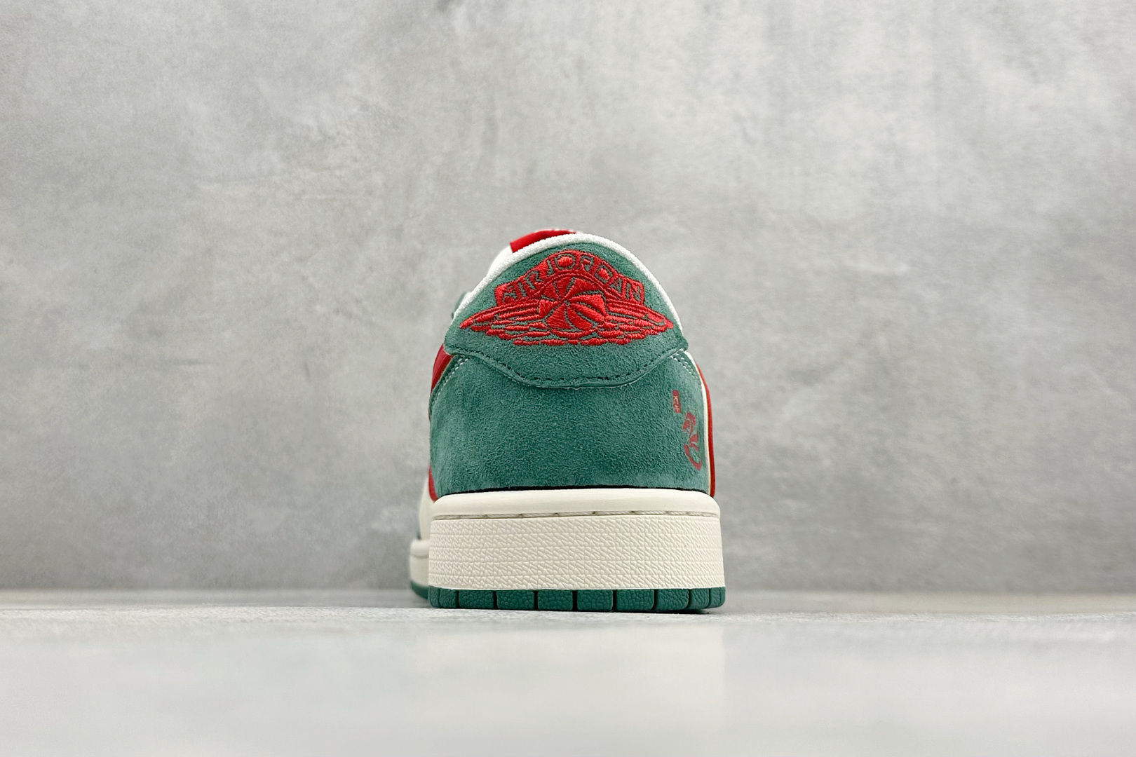 260 Air Jordan 1 Low AJ1 乔1 马年限定 高端定制 倒钩低帮复古篮球鞋 SD6868-119-Chinese UA Cheap High Quatity Brand Clothes Bags handbags Sneakers wholesale wholesaler seller from China Factory suppliers Fashion Clothing Shoes best Quality Beautiful Price 260 Air Jordan 1 Low AJ1 乔1 马年限定 高端定制 倒钩低帮复古篮球鞋 SD6868-119