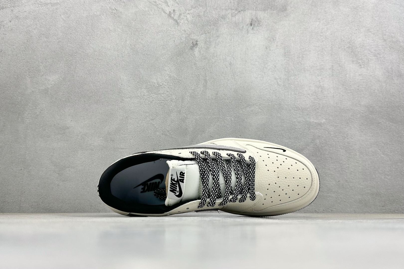 260 Air Jordan 1联名Supreme太顶了米白色鞋身满印Supreme标识灰色解构勾子 LD2028-063