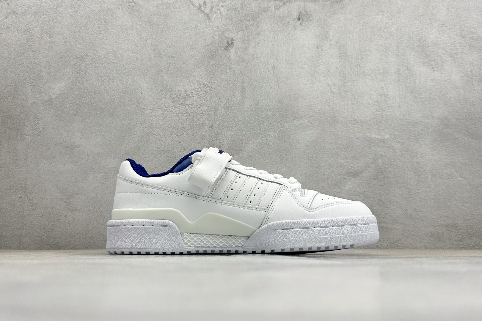 160 HX版AD Forum 84 Low 低帮百搭潮流休闲运动板鞋 H01573-Chinese UA Cheap High Quatity Brand Clothes Bags handbags Sneakers wholesale wholesaler seller from China Factory suppliers Fashion Clothing Shoes best Quality Beautiful Price 160 HX版AD Forum 84 Low 低帮百搭潮流休闲运动板鞋 H01573